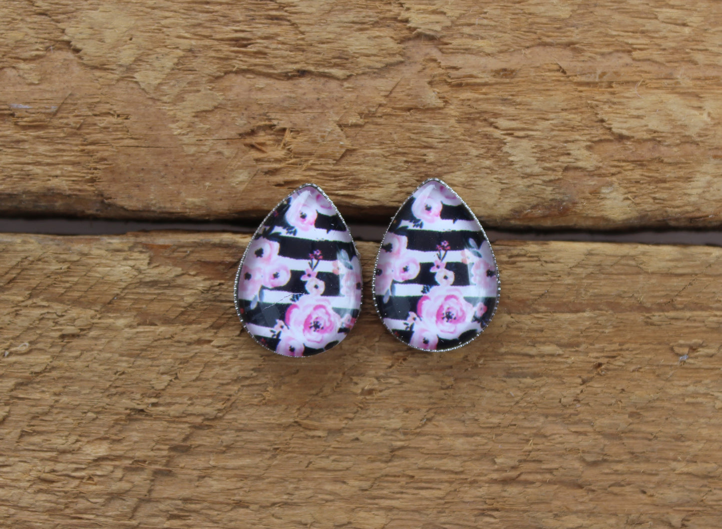 Petites merveilles fleuri // floral teardrop earrings // Goutte d'eau // fait au quebec (BO-1598-G)