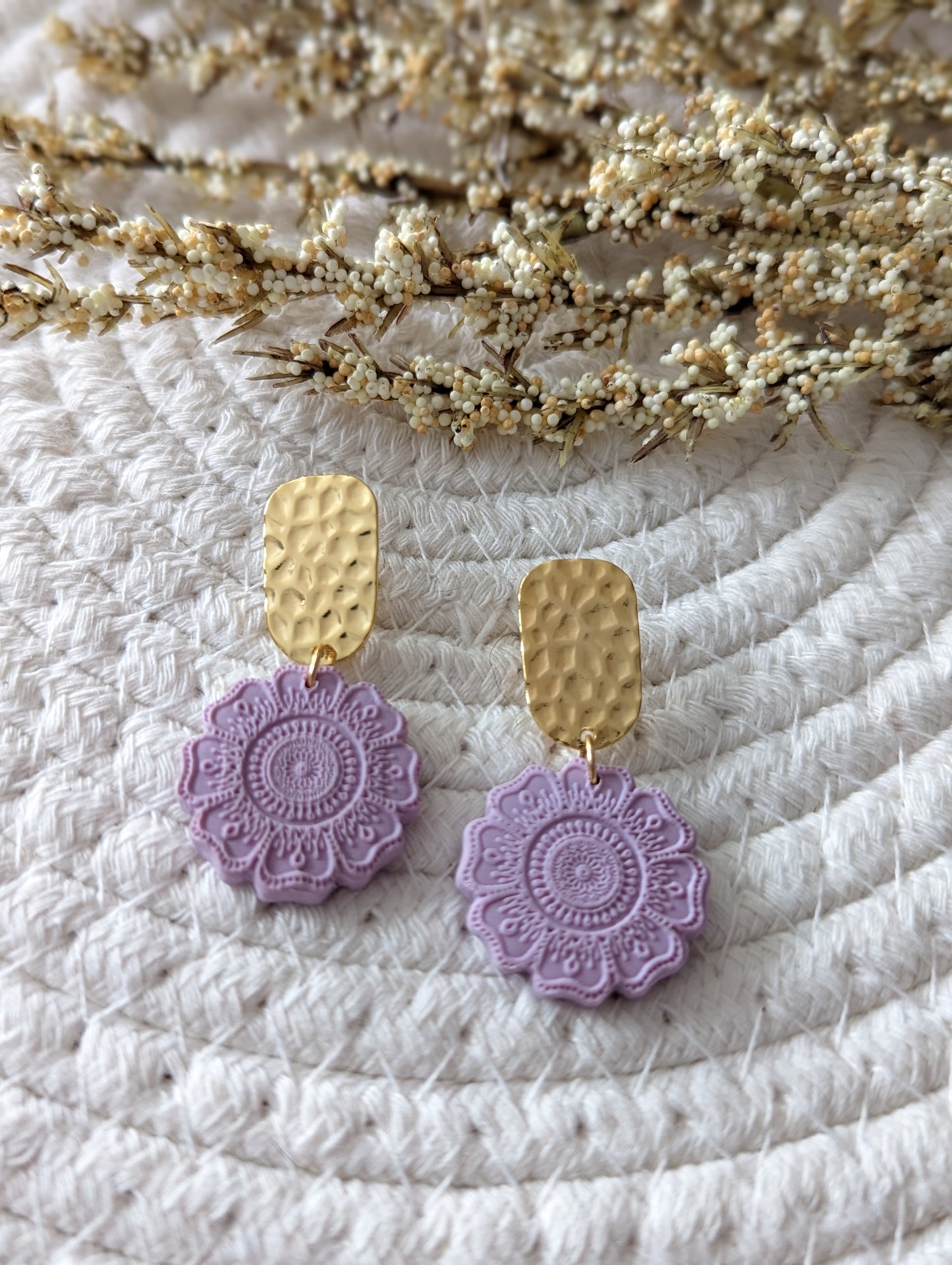 Stud doré et pendentif fleur mandala en argile ( BO-1816)