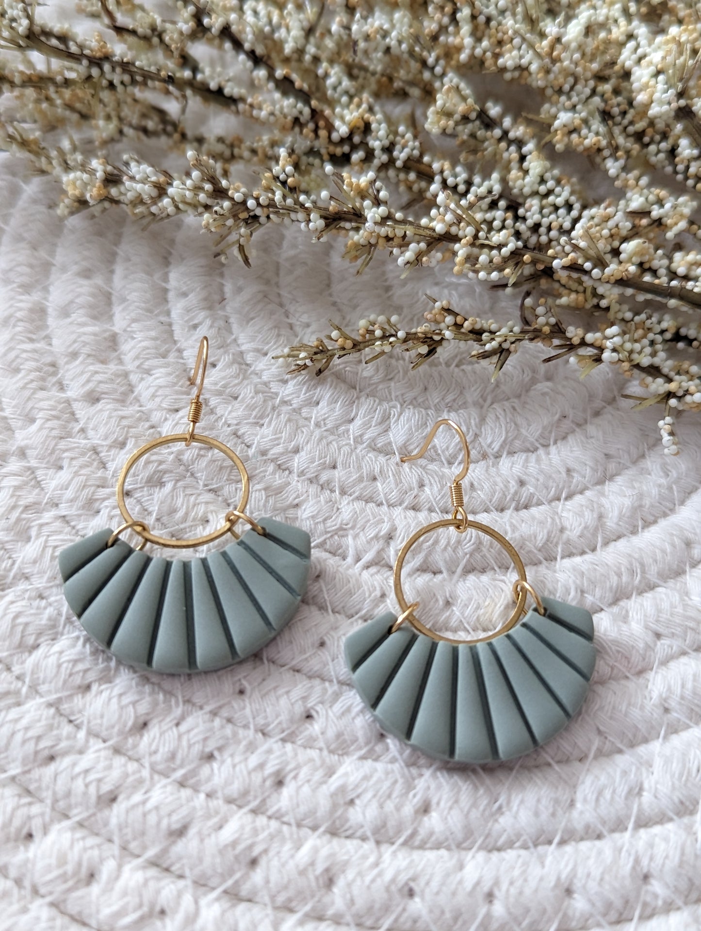 Boucles d'oreilles anneau laiton et arche argile (bo-1818)
