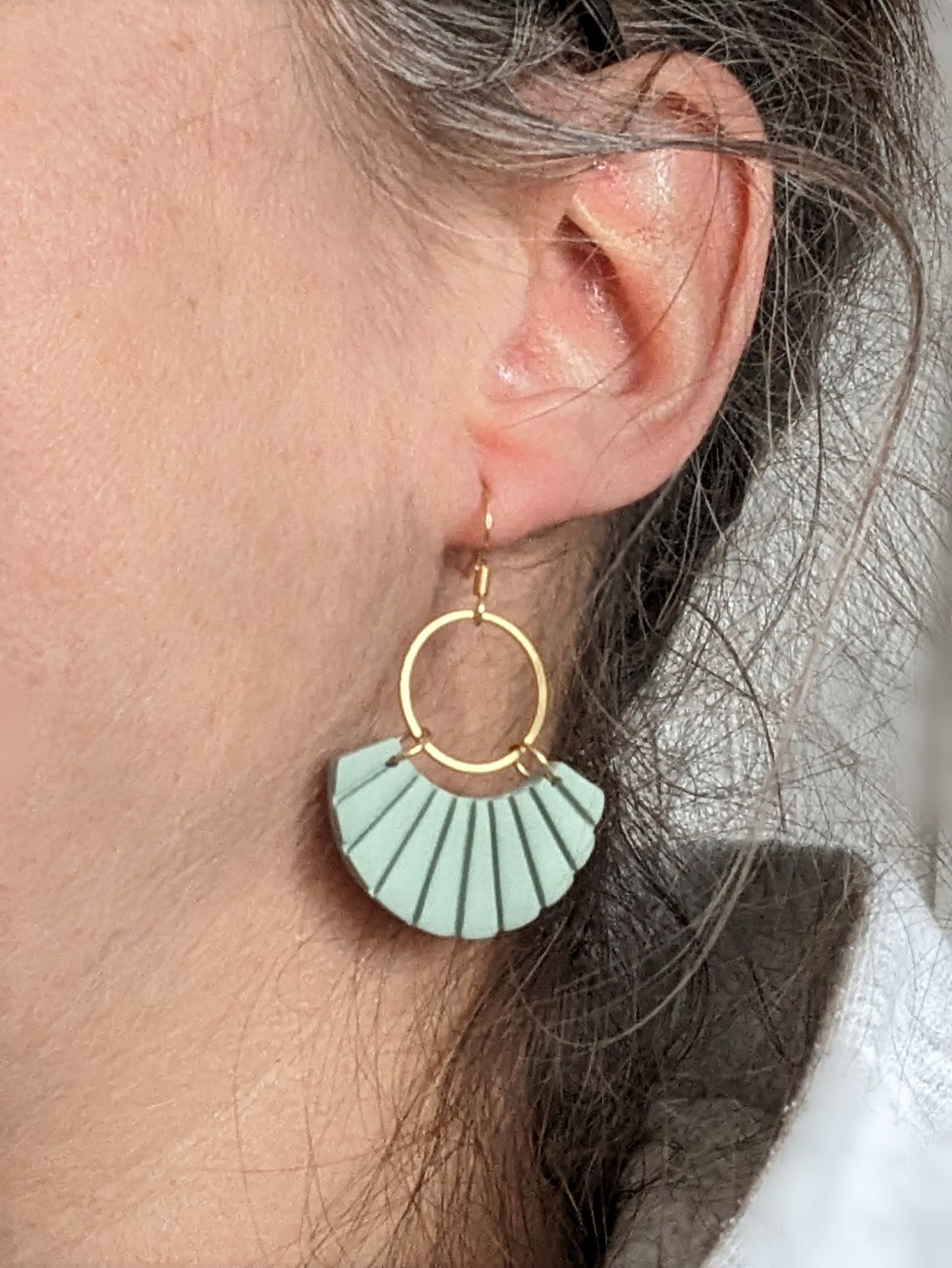 Boucles d'oreilles anneau laiton et arche argile (bo-1818)