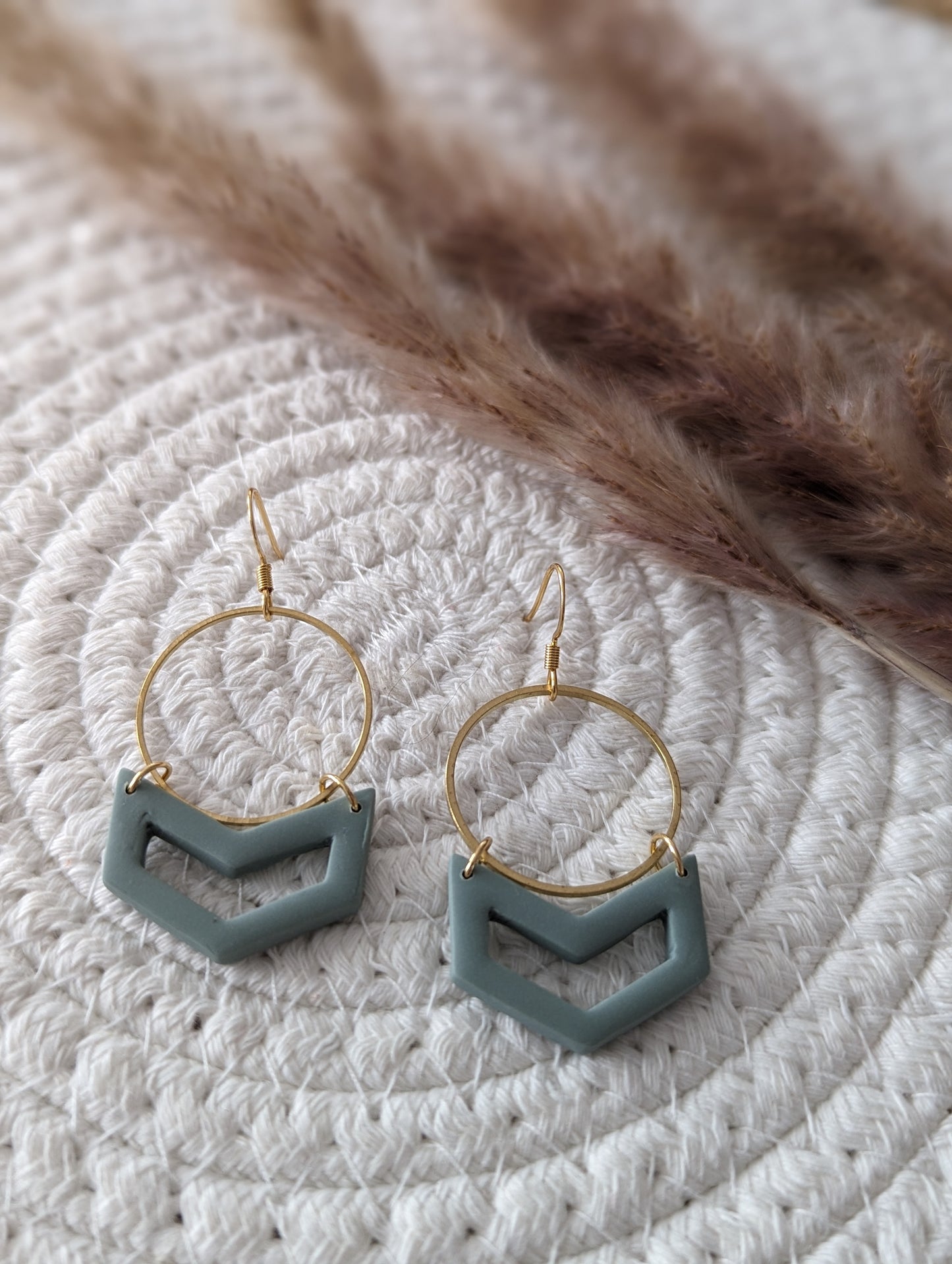 Boucles d'oreilles crochet acier inoxydable et pendentif en argile polymère (BO-1856)