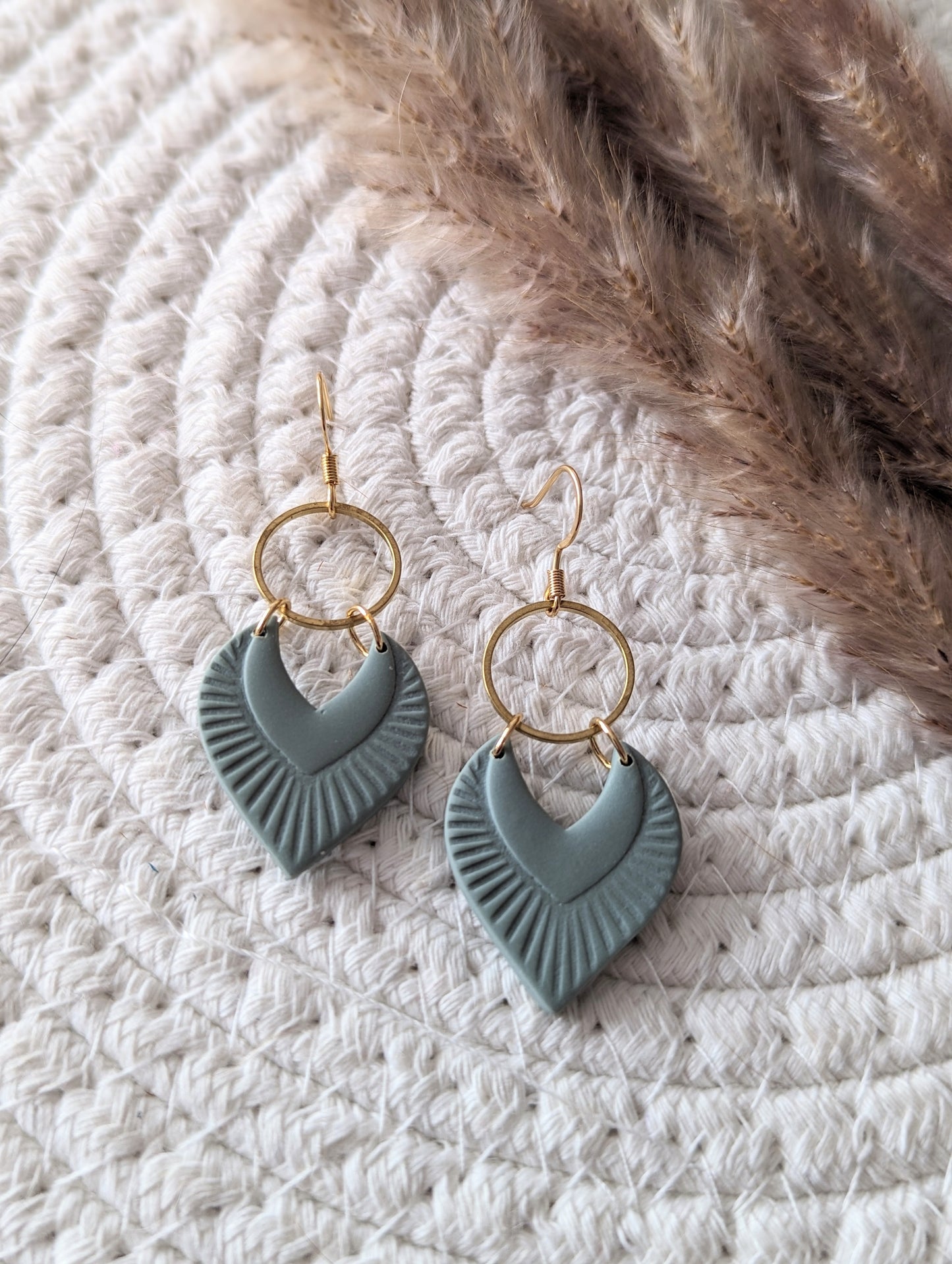 Boucles d'oreilles crochet acier inoxydable et pendentif en argile polymère (BO-1857)