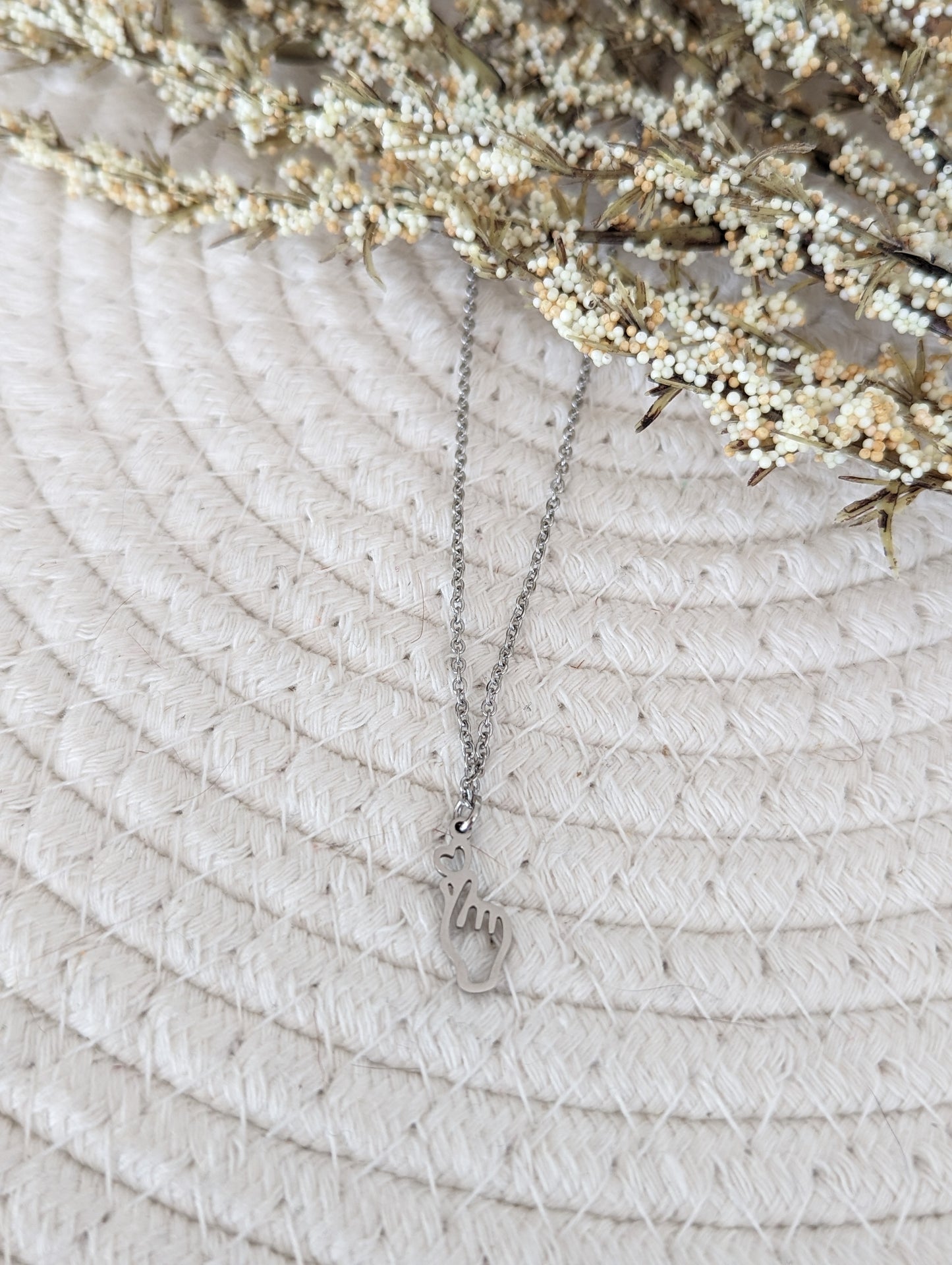 Collier acier inoxydable pendentif main coeur (CO-212)