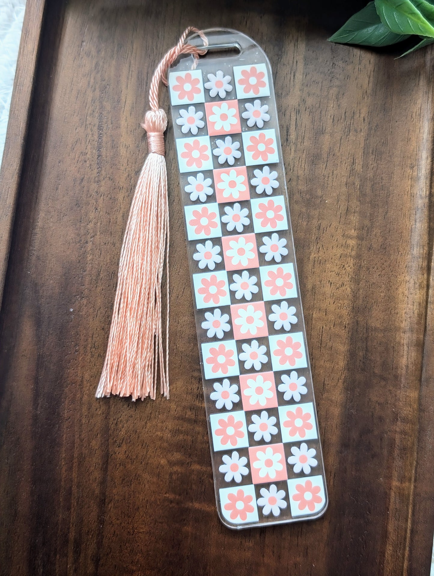 Signet en acrylique damier fleur