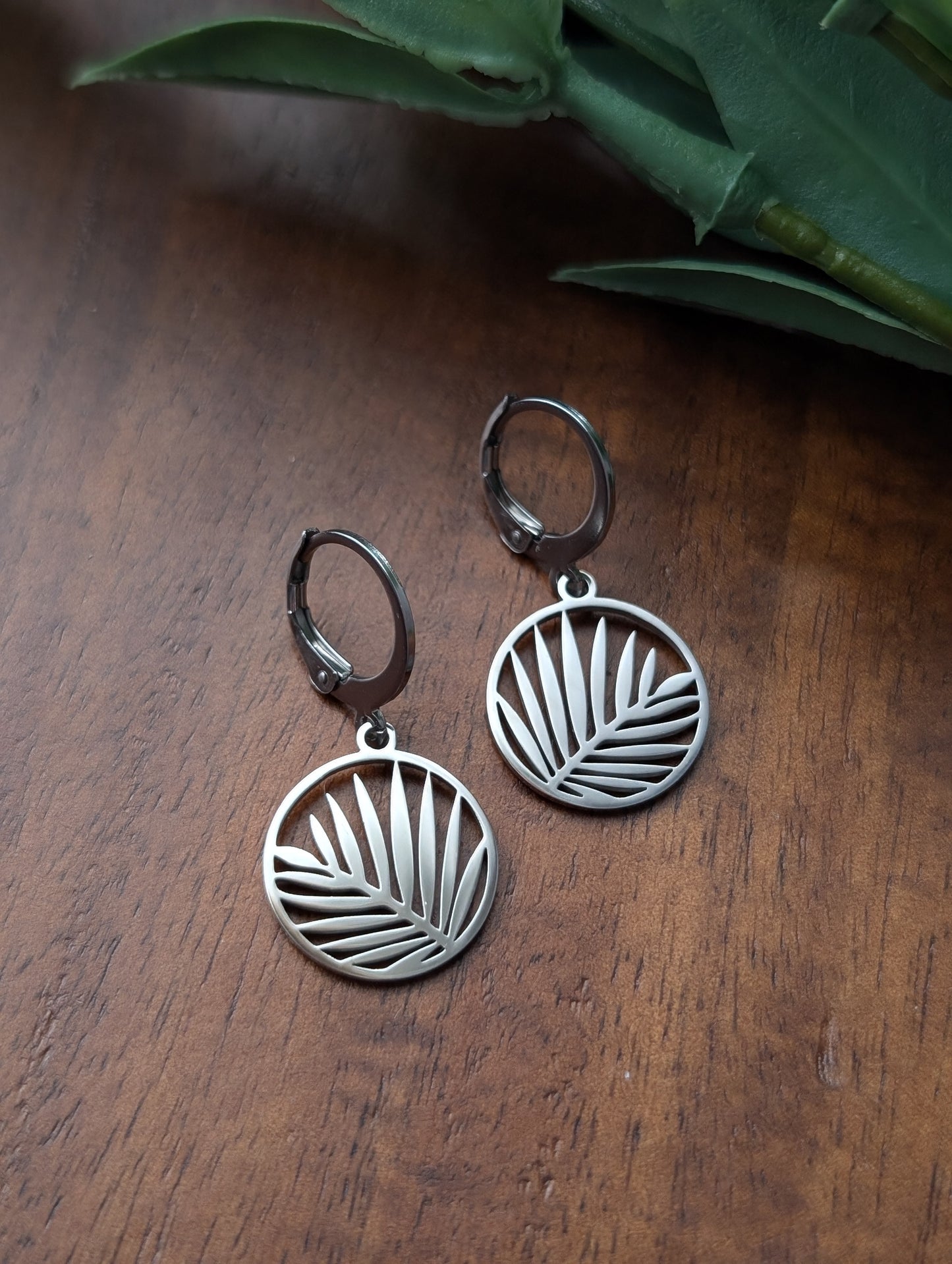 Boucles d'oreilles minimalistes feuille palmier en acier inoxydable (BO-1860)