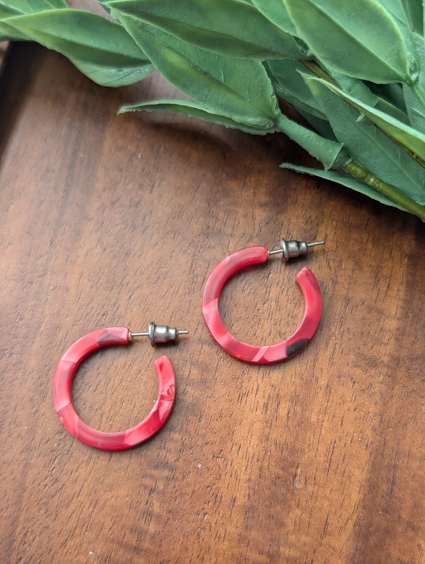 Boucles d'oreilles acrylique // boucles style créole // acetate earrings // hoop earrings (bo-1567-3)