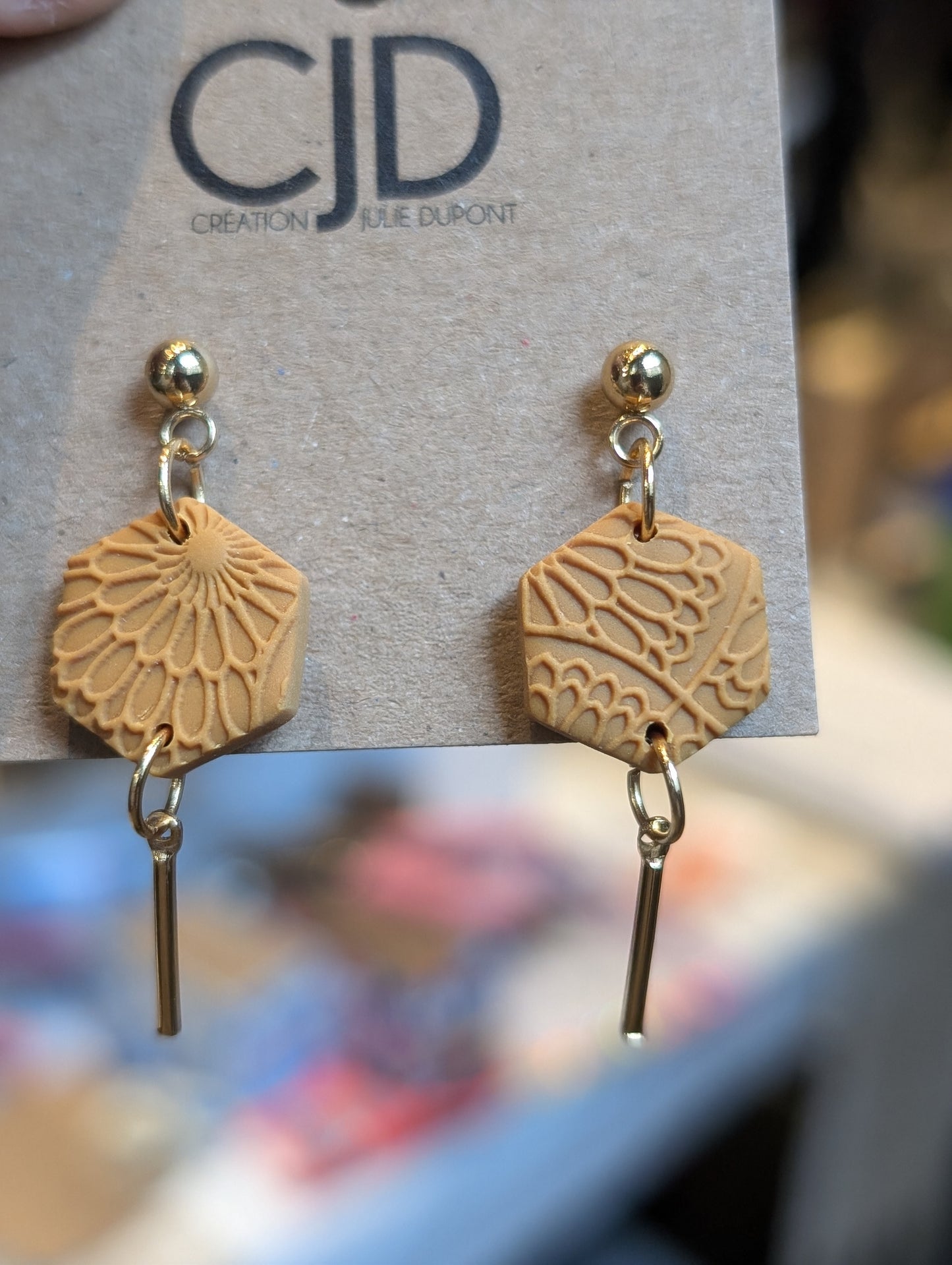 Boucles d'oreilles hexagone argile et laiton (BO-1897)