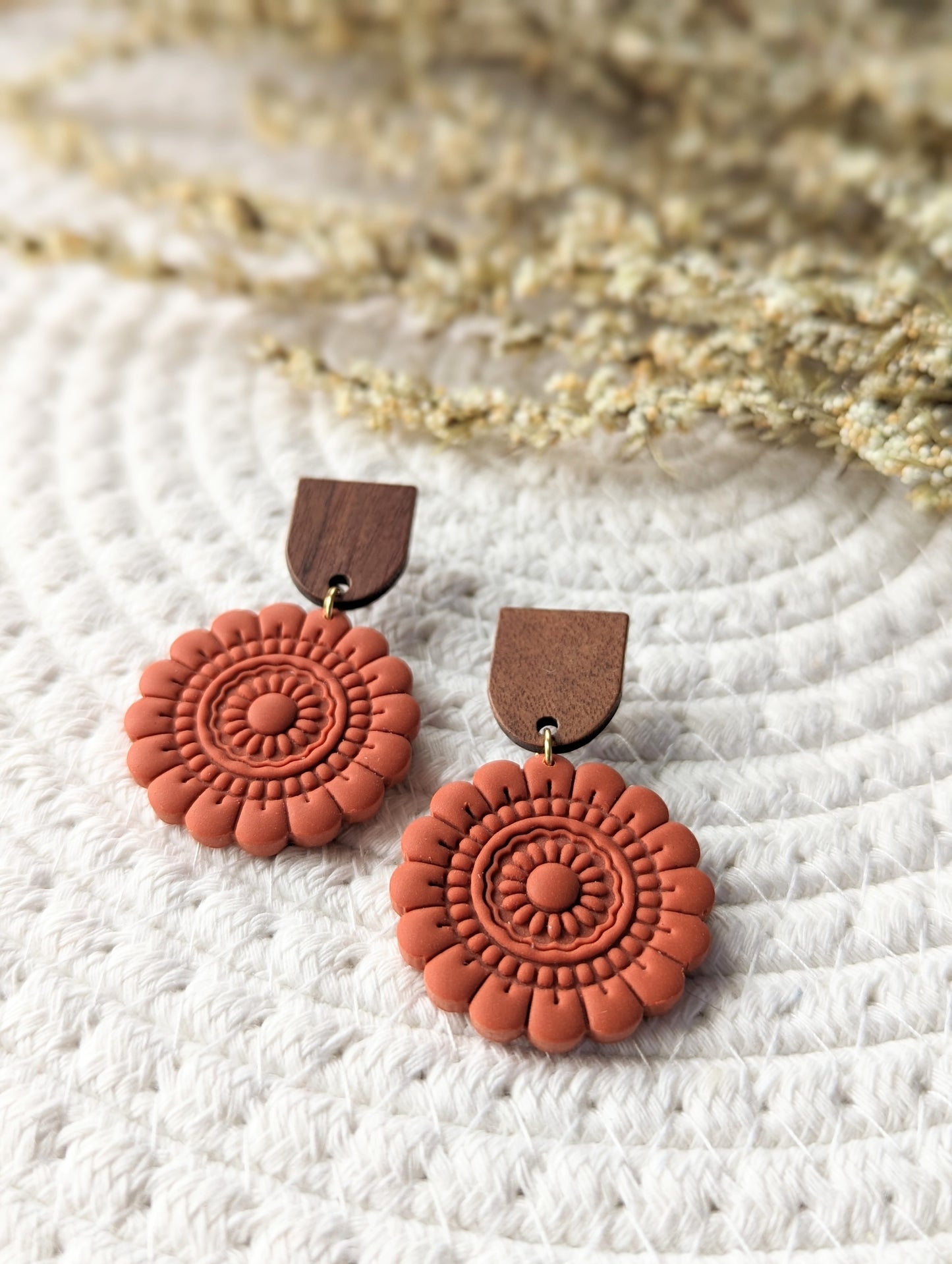 Boucles d'oreilles stud bois et pendentif en argile motif mandala (BO-1837)