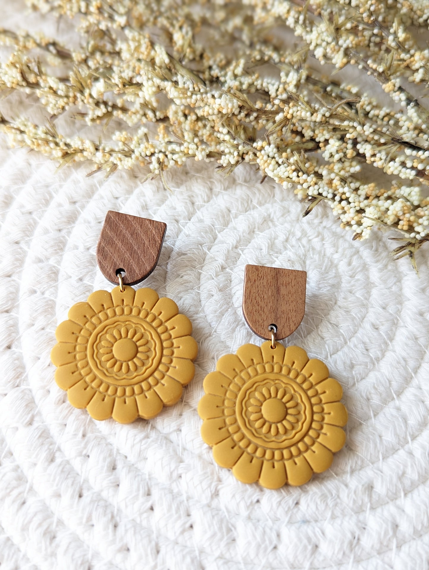 Boucles d'oreilles stud bois et pendentif en argile motif mandala (BO-1837)