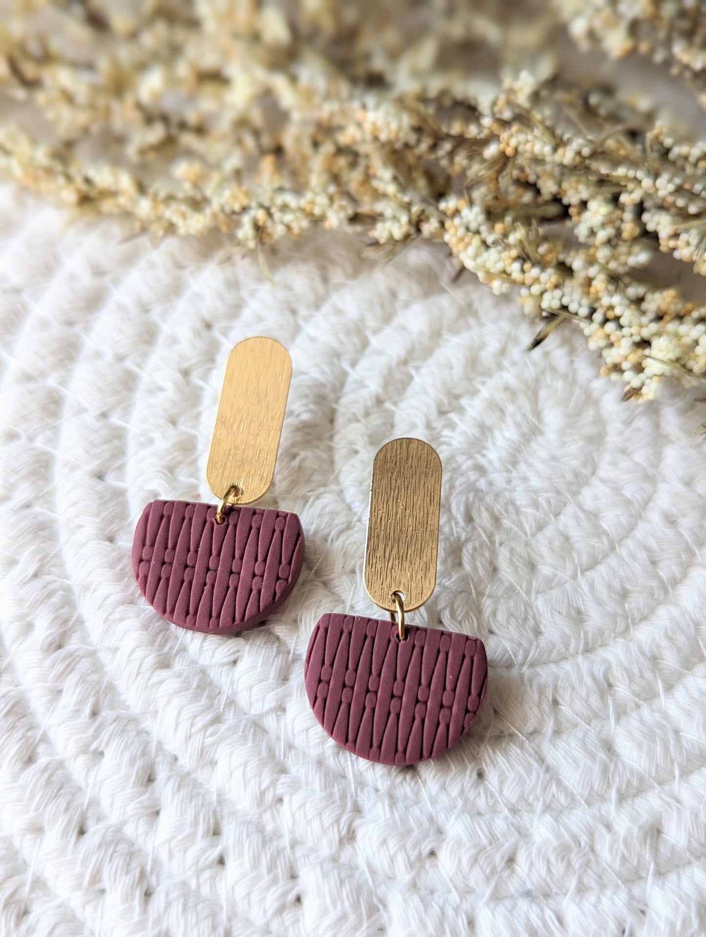 Boucles d'oreilles demi-lune argile et stud doré (BO-1834)