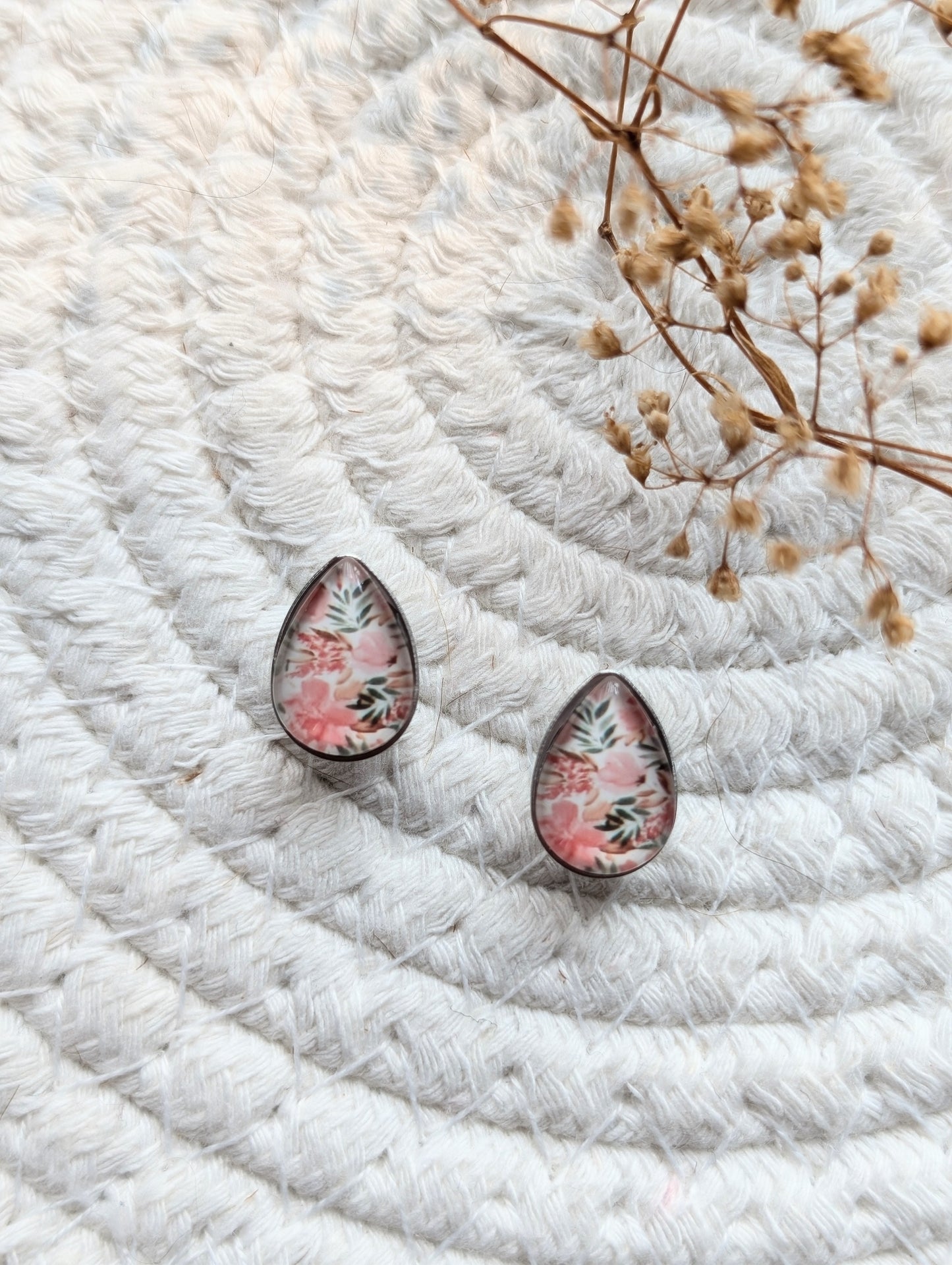 Petites merveilles motif fleuri // Goutte d'eau // fait au quebec (BO-1887-G)