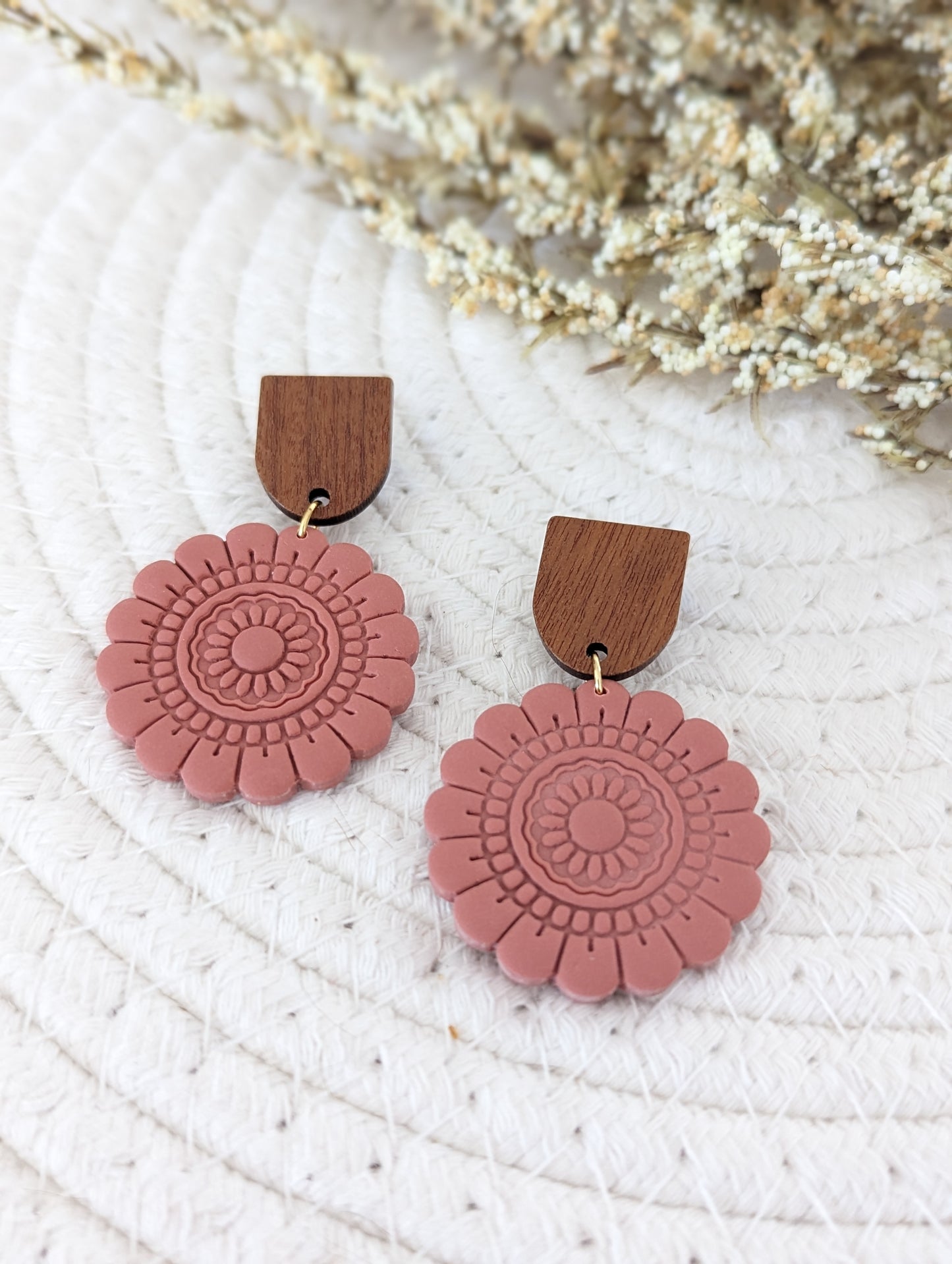 Boucles d'oreilles stud bois et pendentif en argile motif mandala (BO-1837)