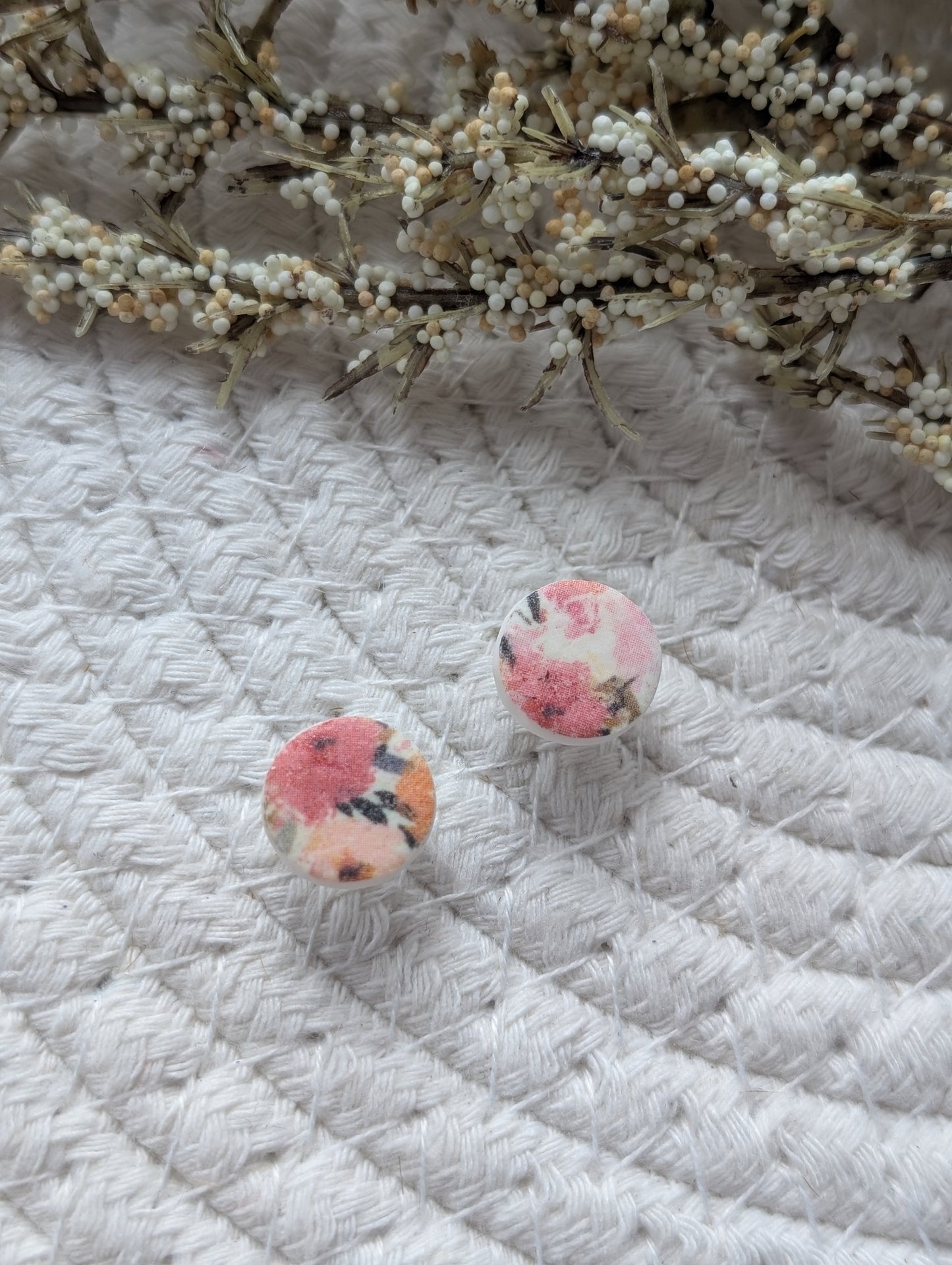 Stud en argile polymère motif varié