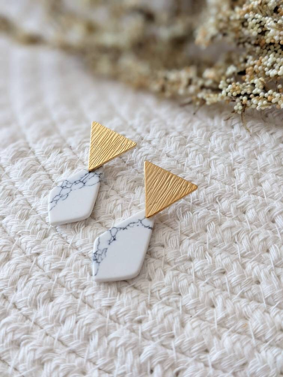 Boucle d'oreilles géometrique // stud doré // lozange marbre // (bo-1505)