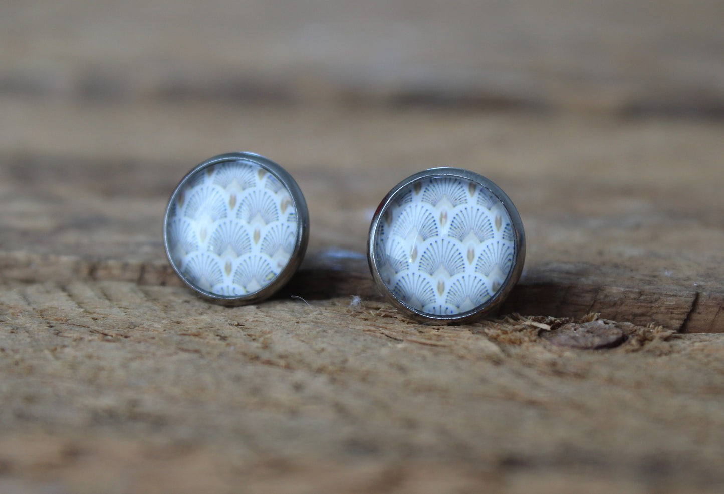 Petites merveilles motif // pattern earrings // cute glass cabochon (BO-1530)