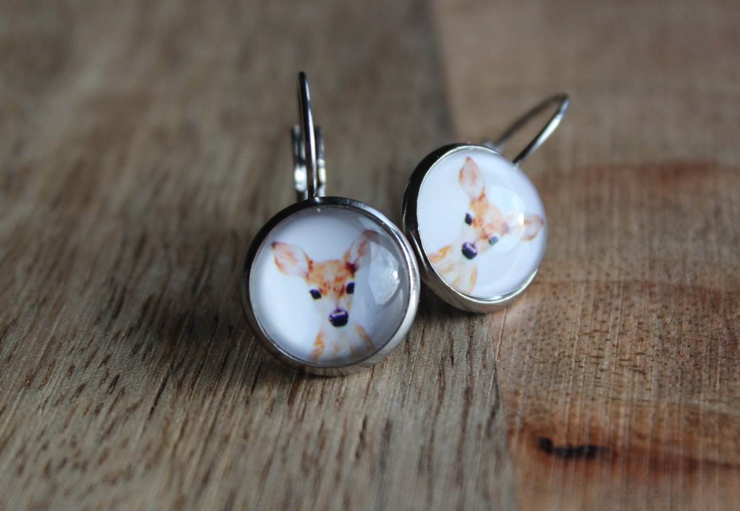 Petites merveilles bambi // baby deer earrings // cute glass cabochon (BO-1563)