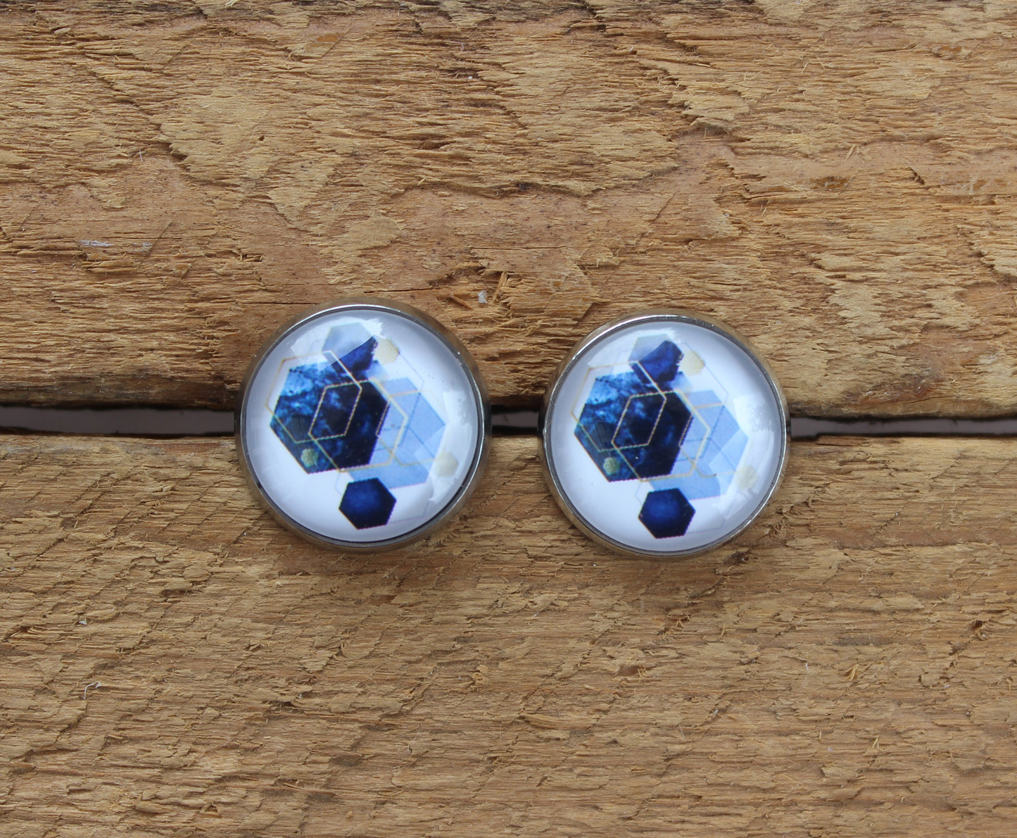 Petites merveilles hexagone bleu // blue hexagon earrings // cute glass cabochon (BO-1590)