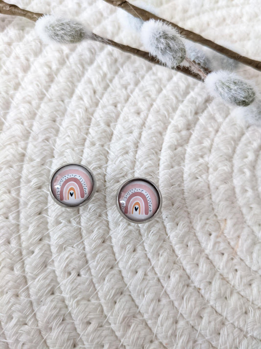 Petites merveilles arc-en-ciel rose // pink rainbow earrings // cute glass cabochon earrings (BO-1687)