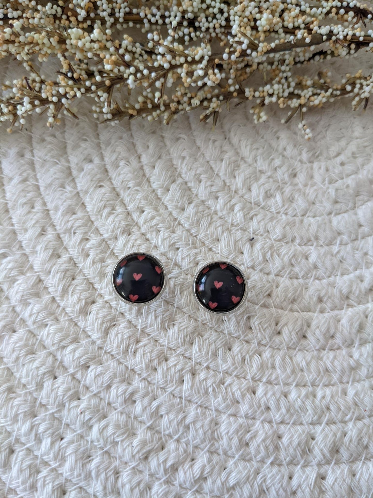 Petites merveilles mini coeur rouge fond noir (bo-1716)