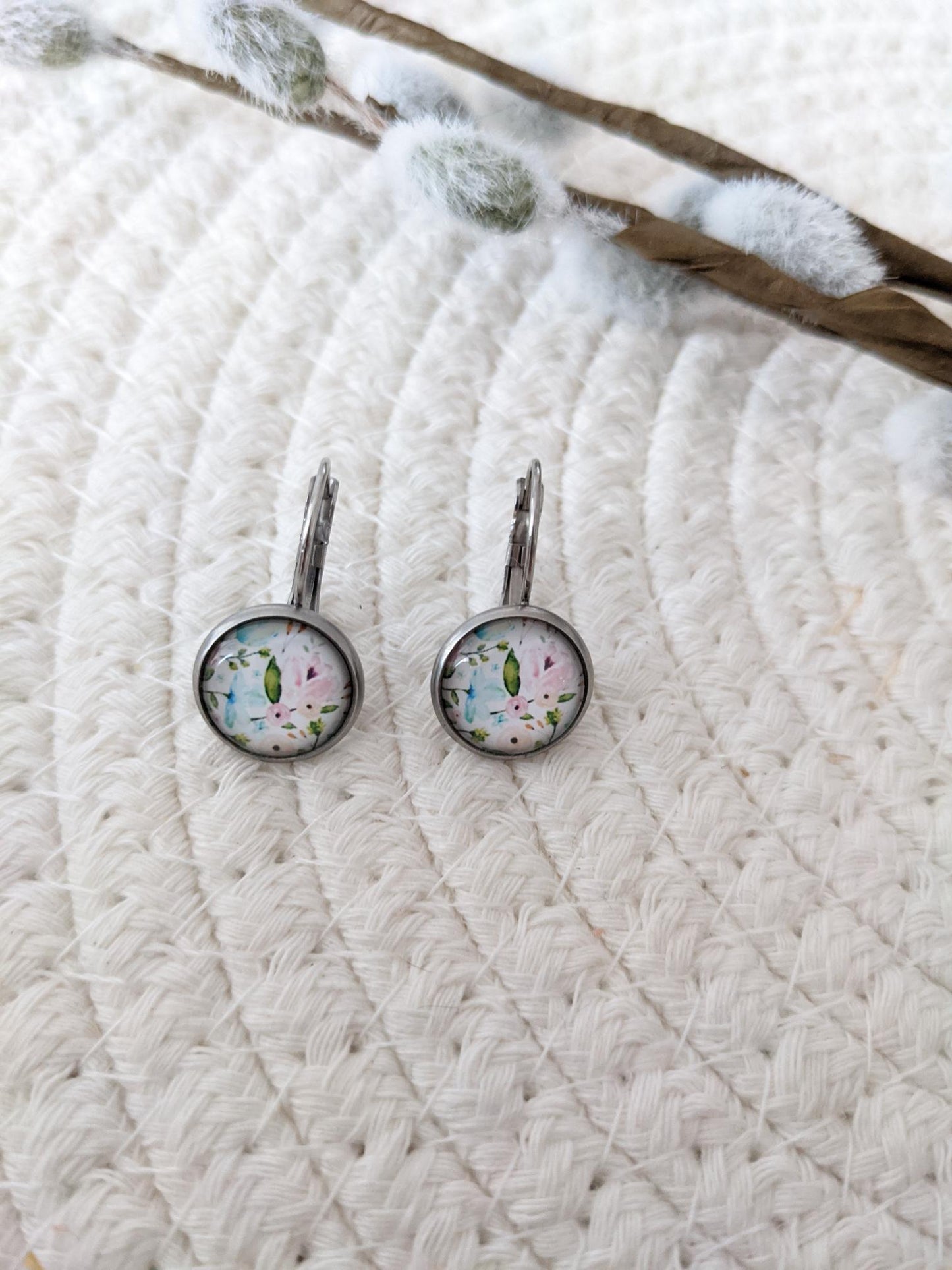 Petites merveilles fleurie // floral cabochon earrings // cute glass cabochon earrings (BO-1688)