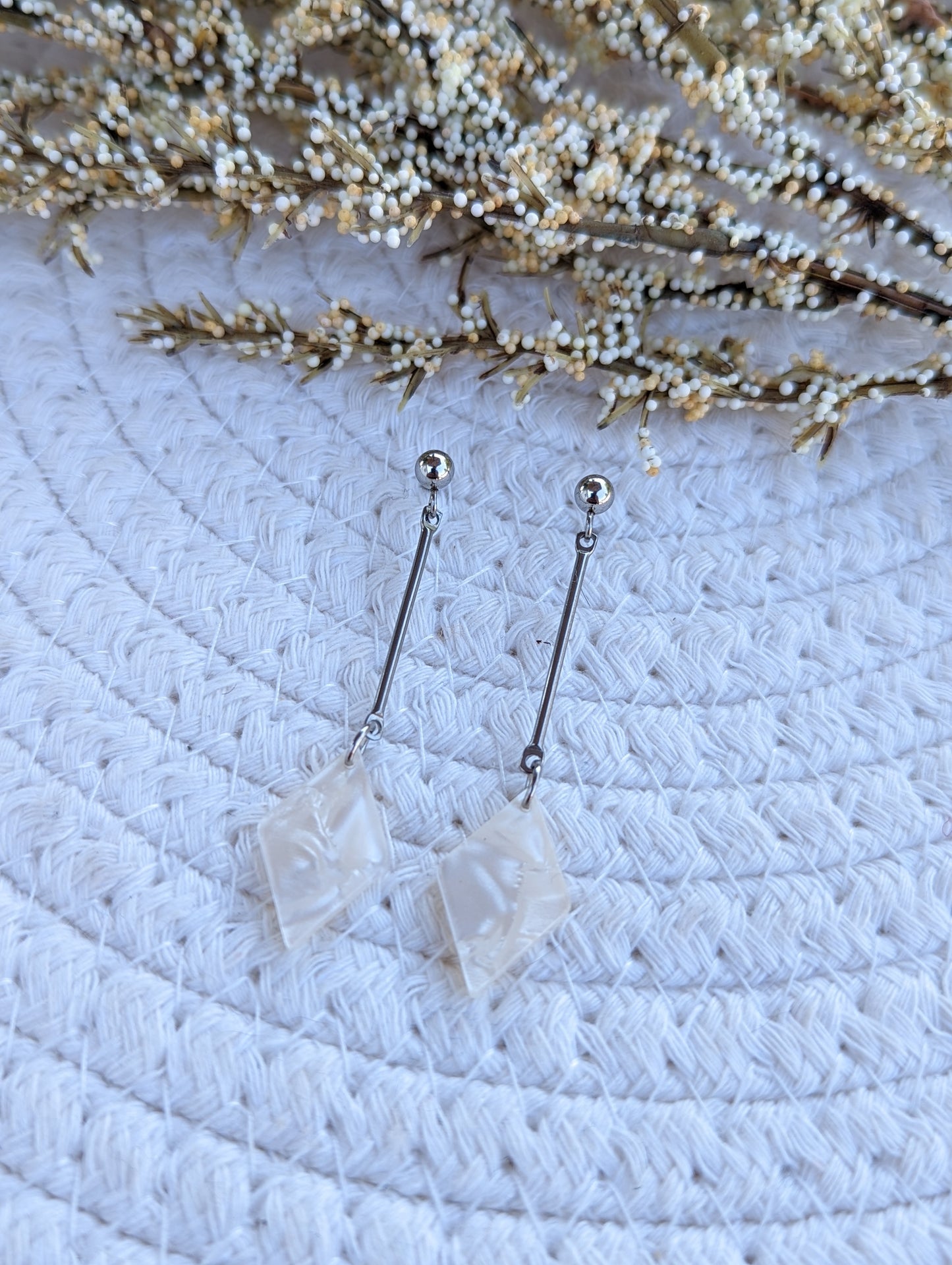 Boucles d'oreilles minimalistes losange en acétate (BO-1761)