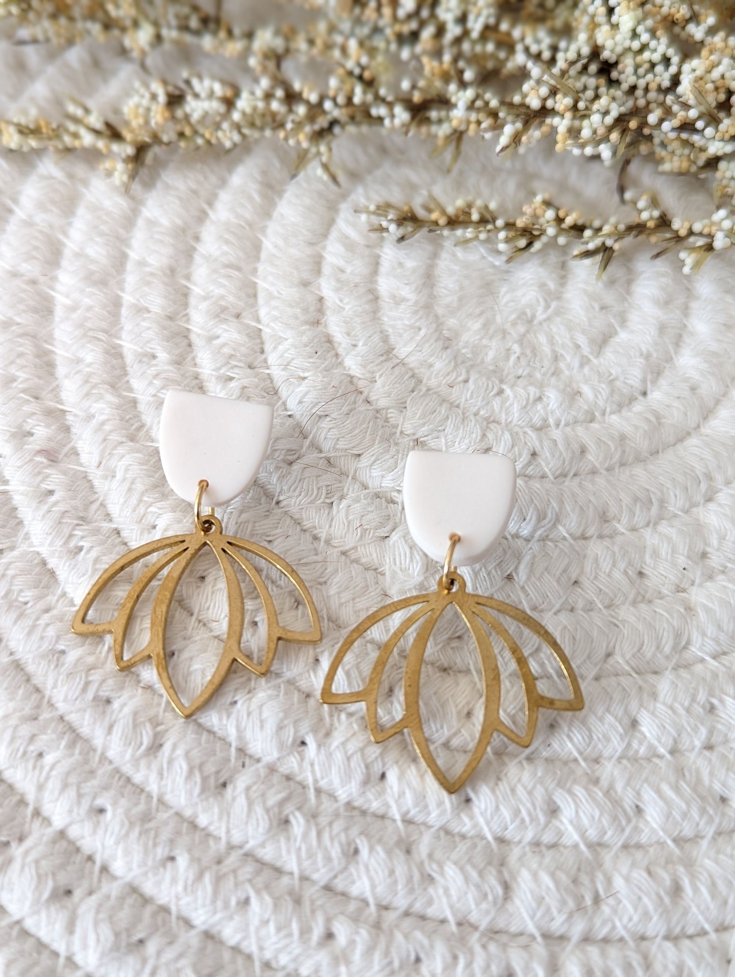 Stud argile et pendentif lotus en laiton (bo-1729)