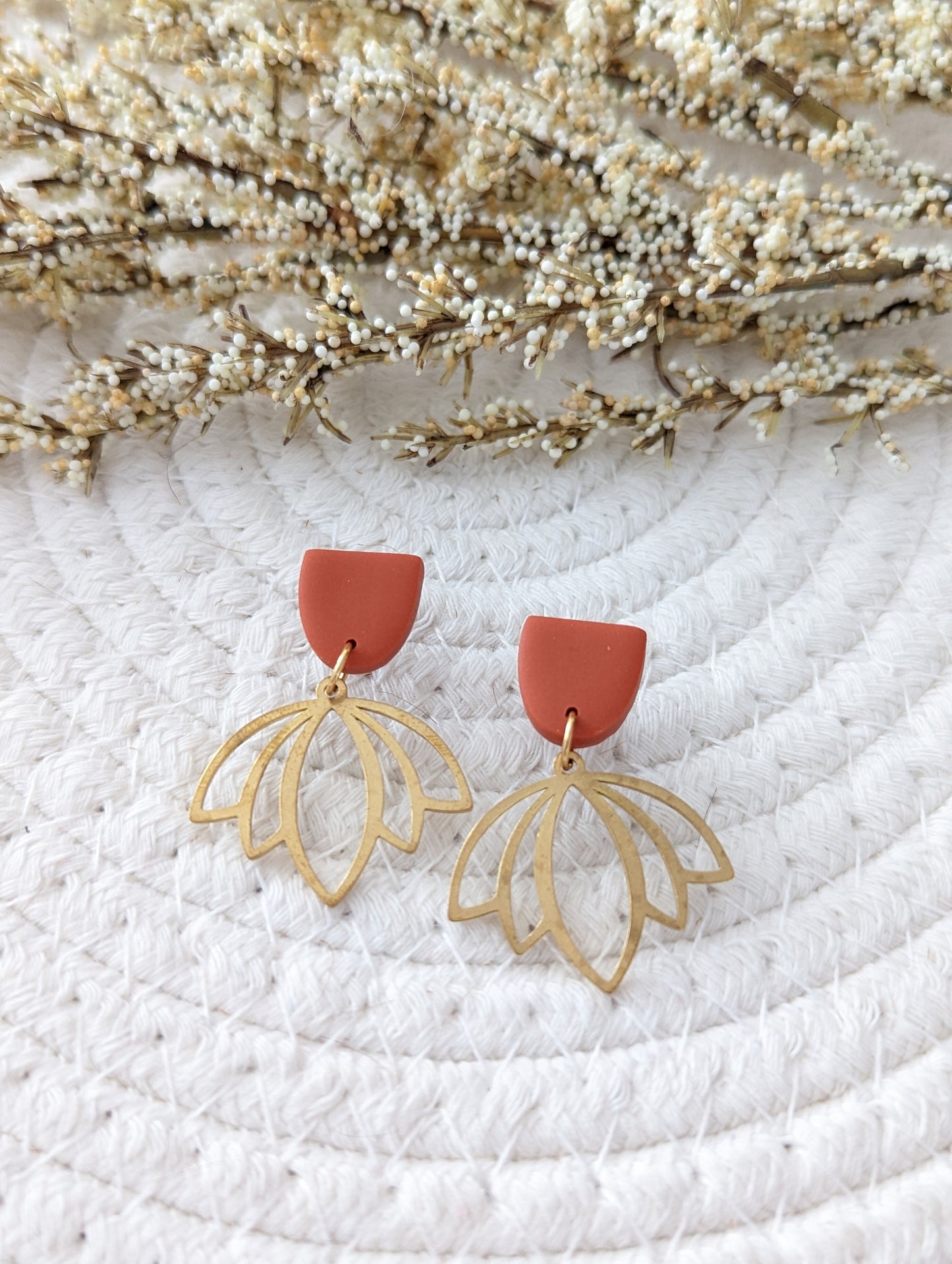 Stud argile et pendentif lotus en laiton (bo-1729)