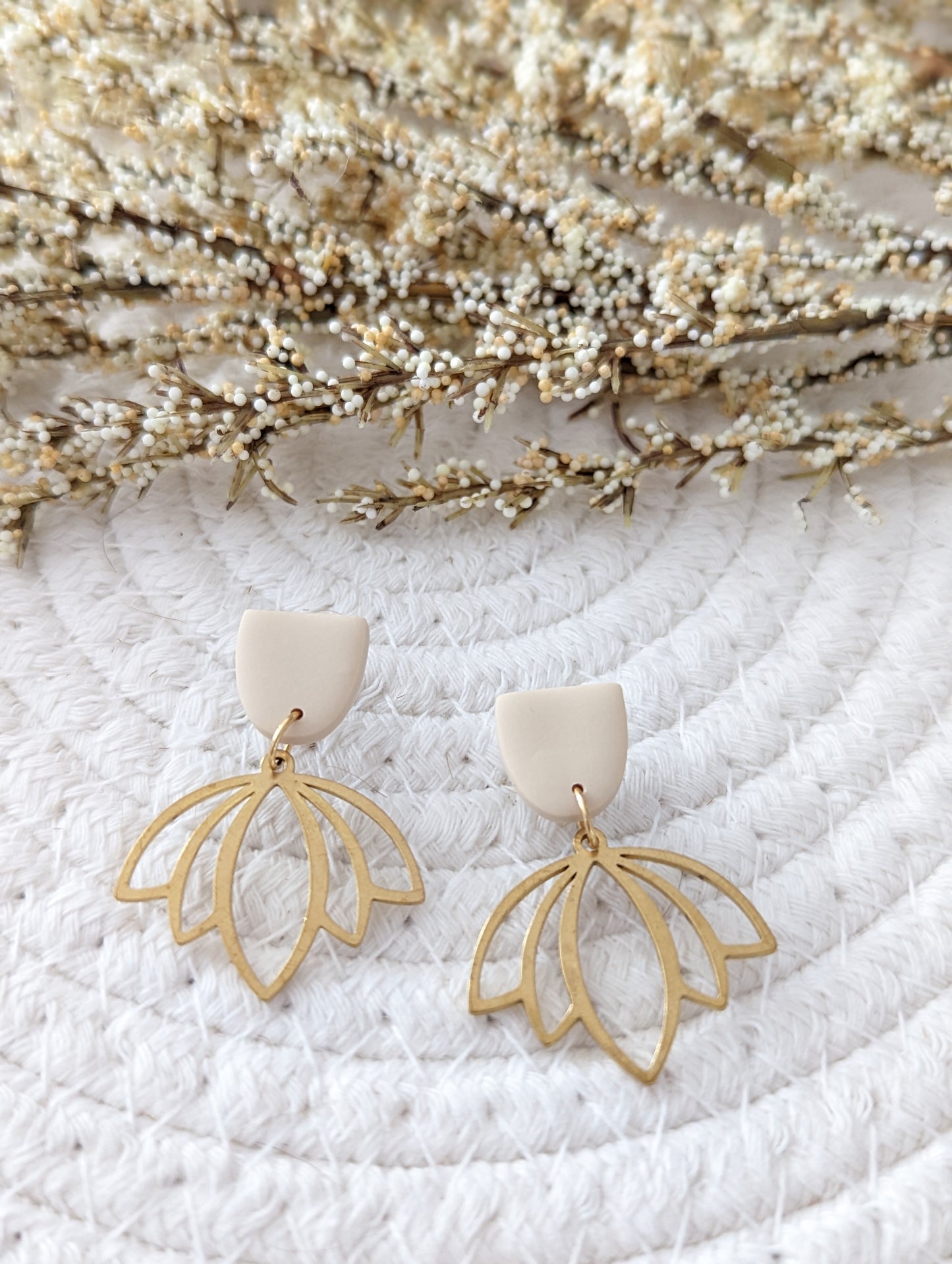 Stud argile et pendentif lotus en laiton (bo-1729)
