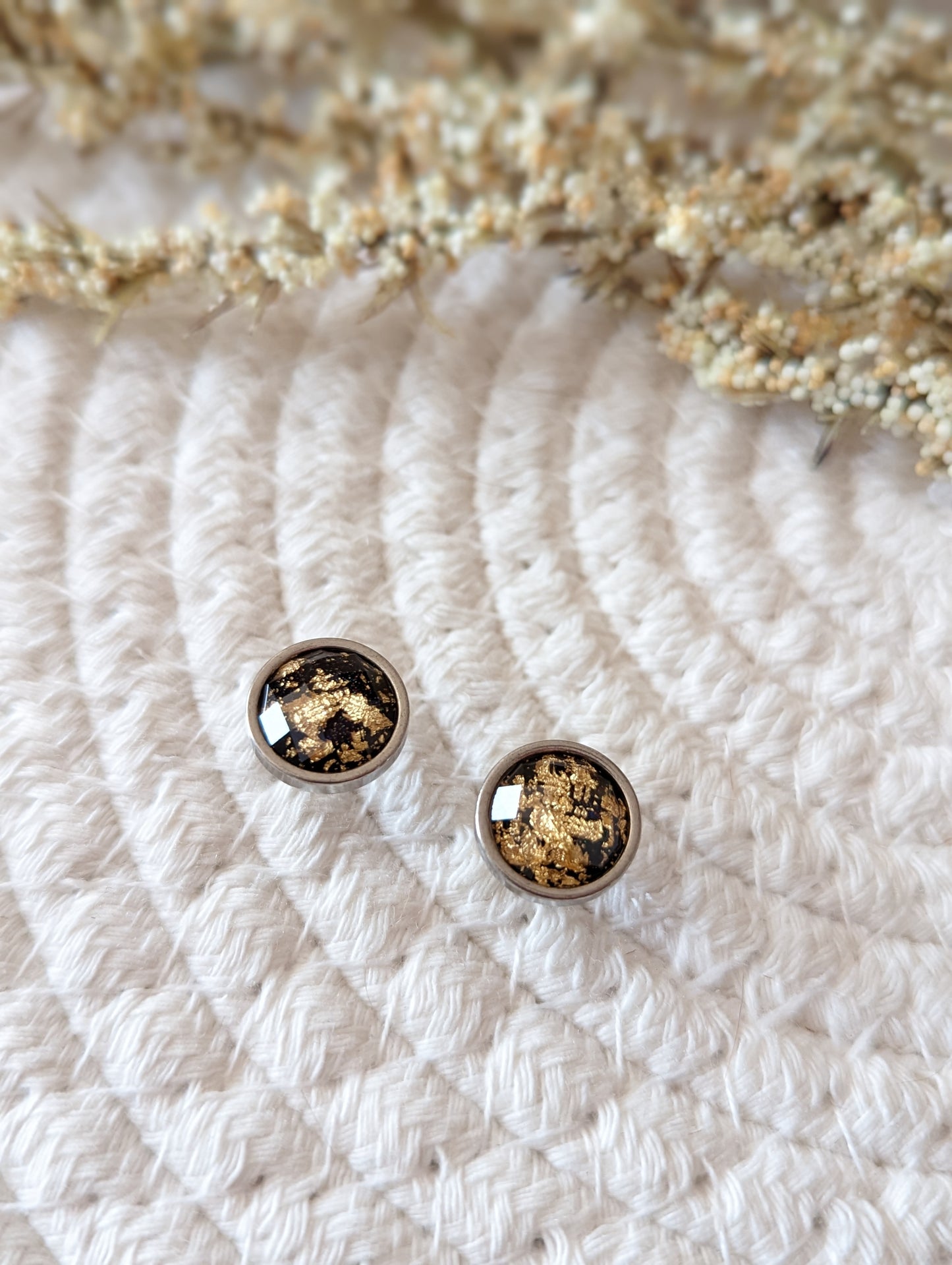 boucles d'oreilles feuille d'or résine // resin stud // stainless earrings (BO-1564)