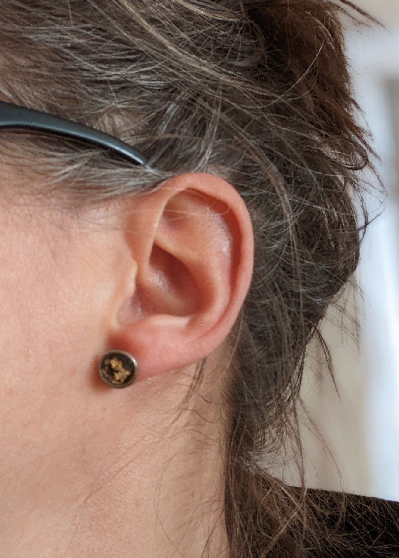 boucles d'oreilles feuille d'or résine // resin stud // stainless earrings (BO-1564)