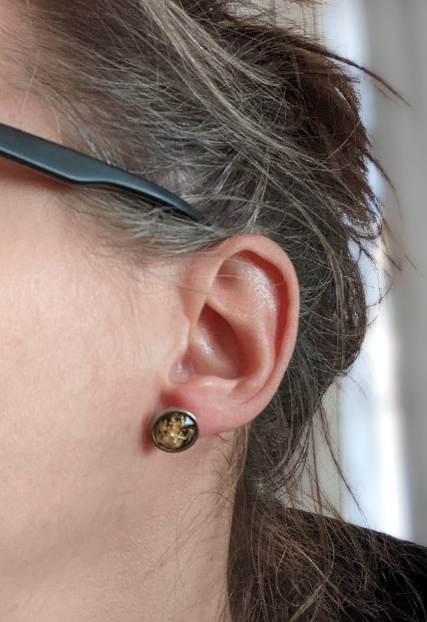 boucles d'oreilles feuille d'or résine // resin stud // stainless earrings (BO-1564)