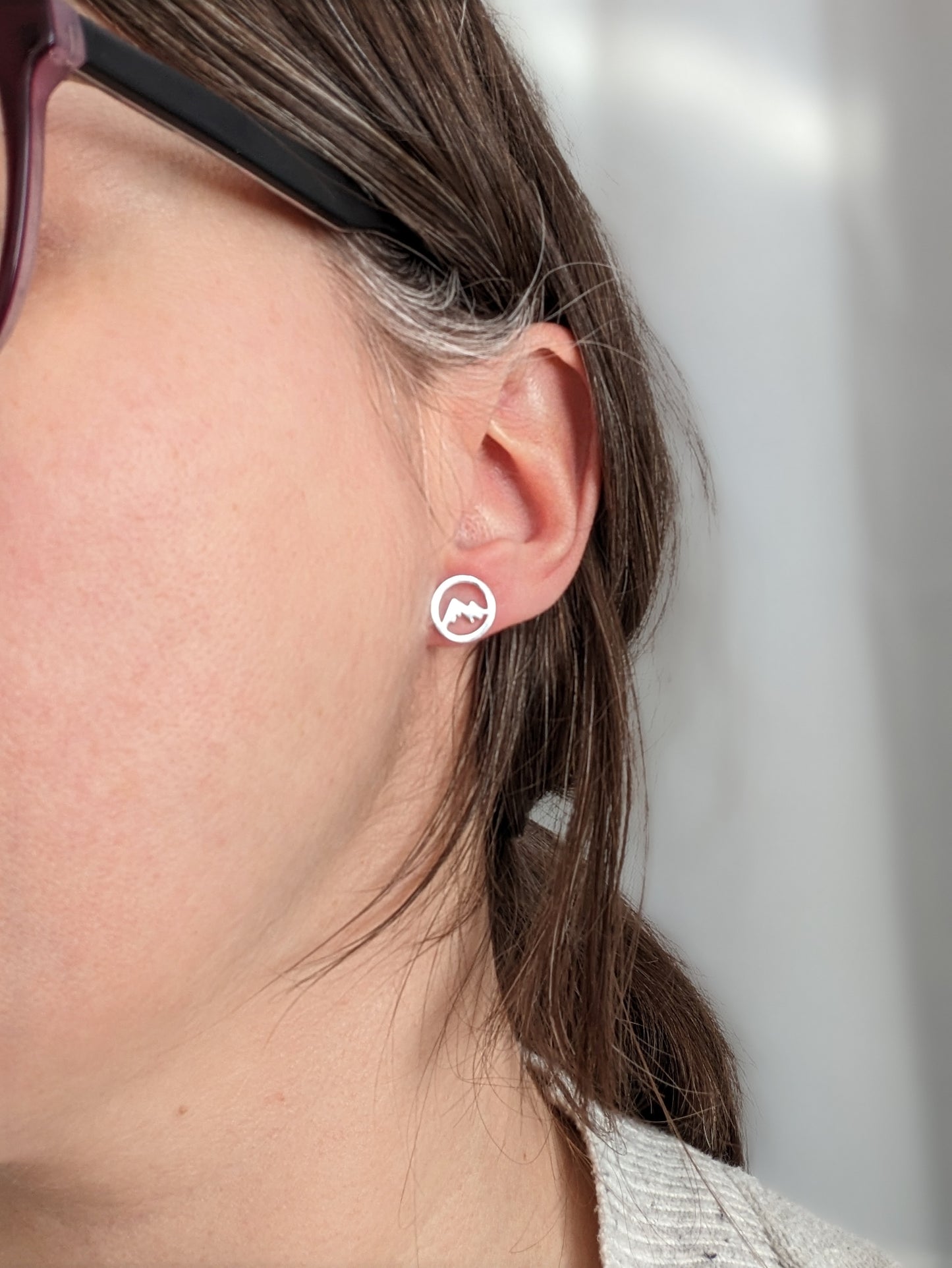 Boucles d'oreilles montagne rond // mountain stud earrings // stainless steel earrings // minimalist jewelry // (bo-1786)
