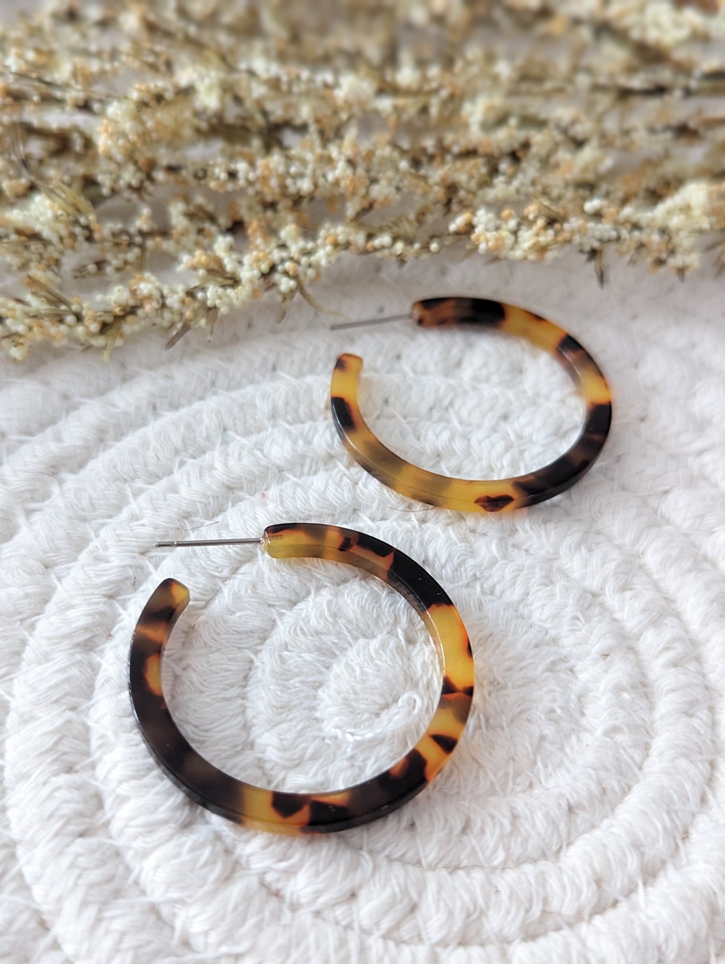 Boucles d'oreilles acrylique // boucles style créole // acetate earrings // hoop earrings (bo-1567-4)