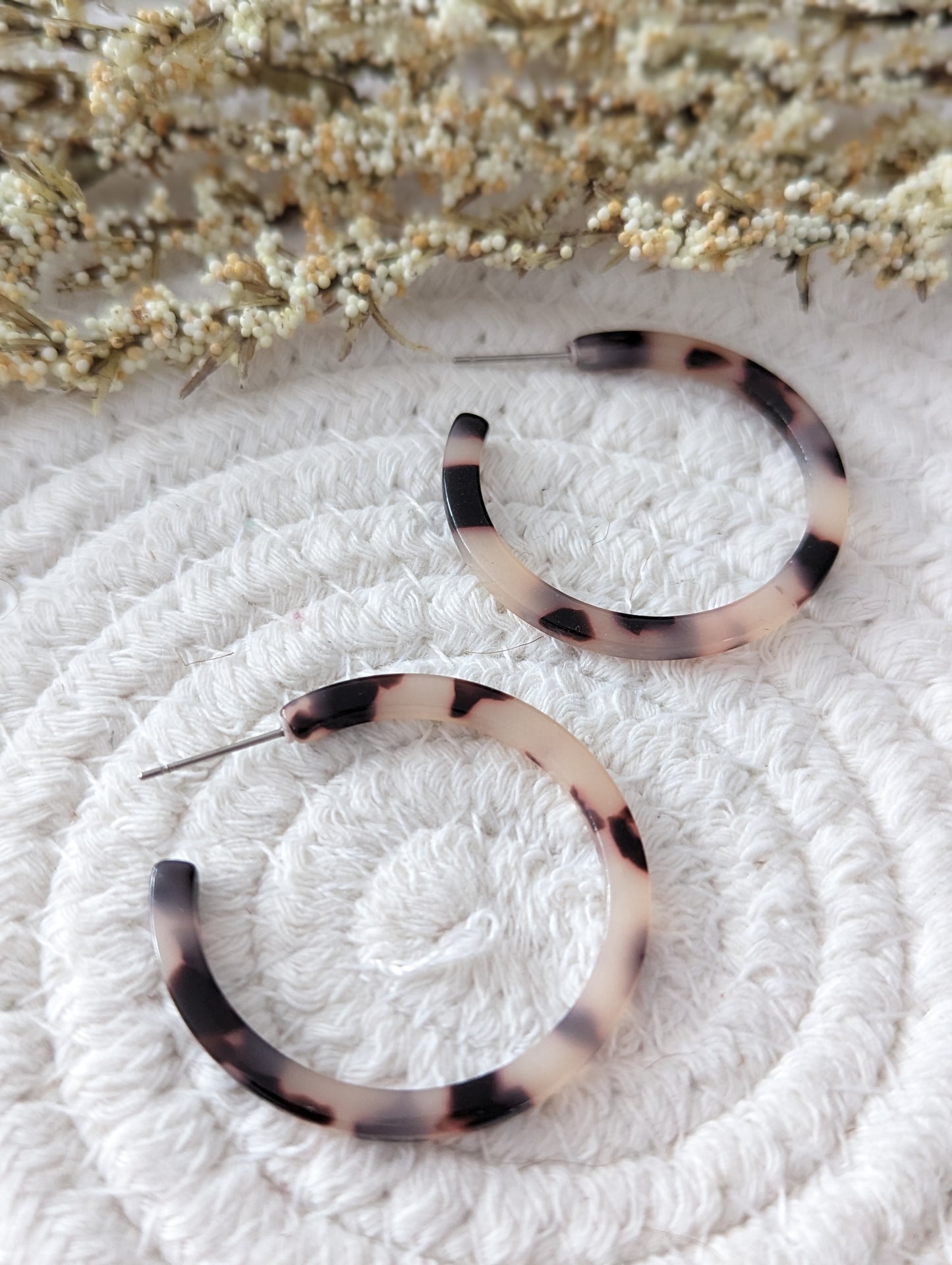 Boucles d'oreilles acrylique // boucles style créole // acetate earrings // hoop earrings (bo-1567-4)
