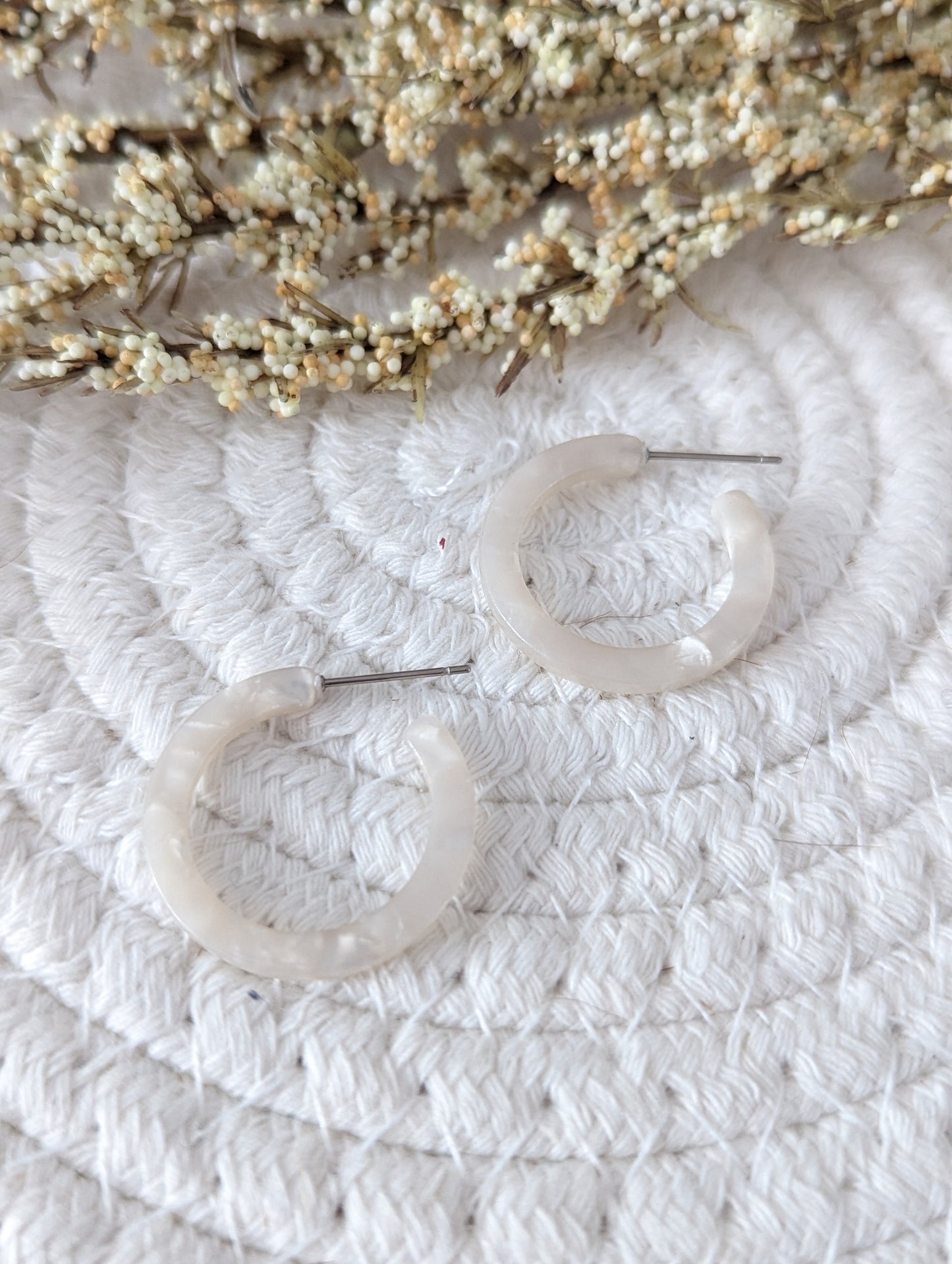 Boucles d'oreilles acrylique // boucles style créole // acetate earrings // hoop earrings (bo-1567-3)