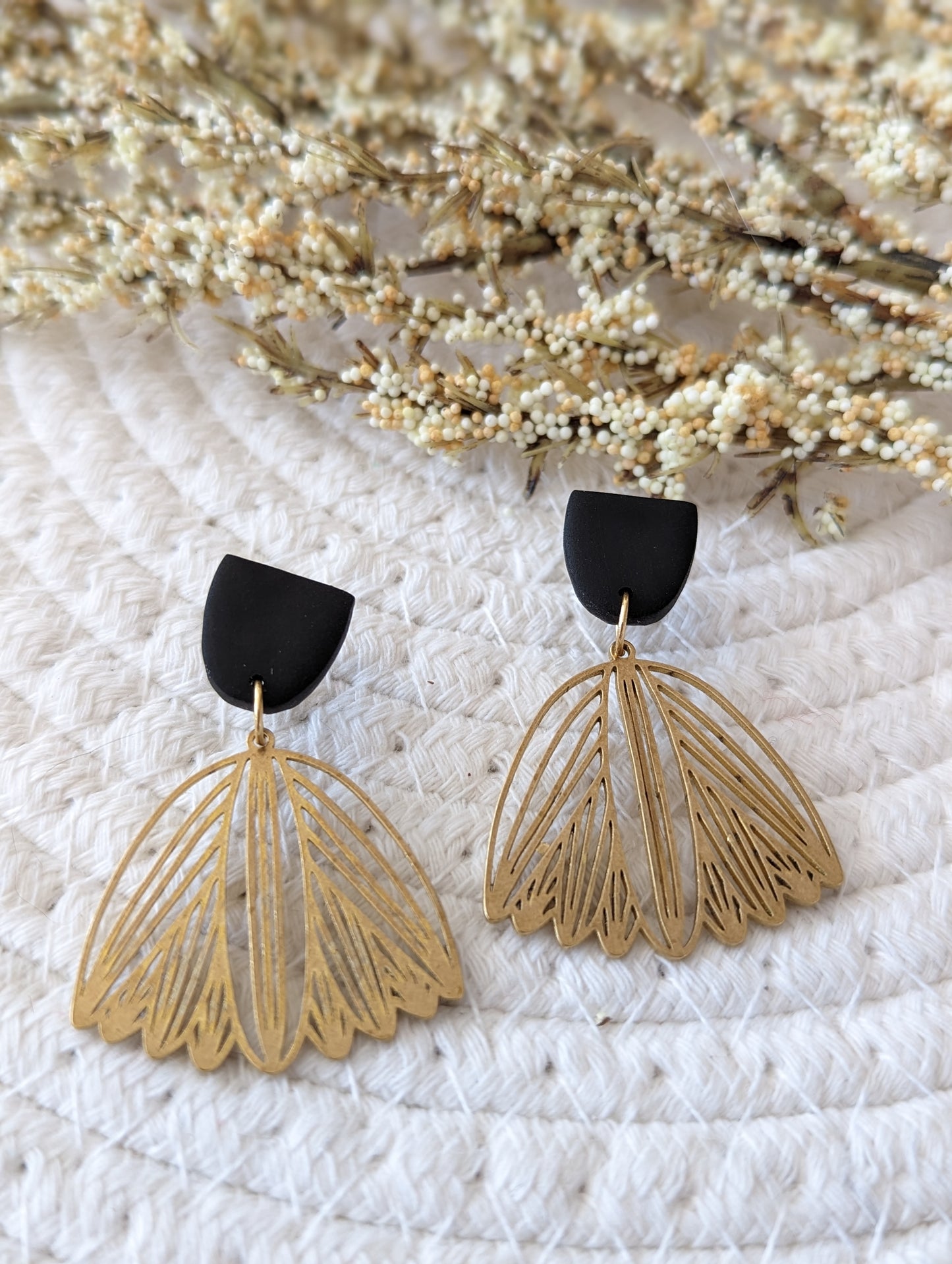 Boucles d'oreilles stud argile et pendentif fleur laiton (bo-1768)