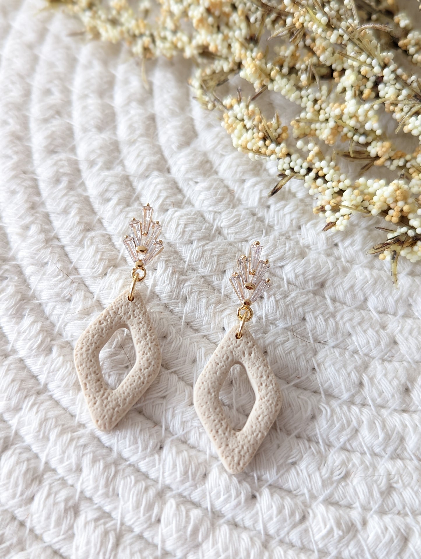 Boucles d'oreilles stud en zircon et losange en argile polymère (BO-1772)