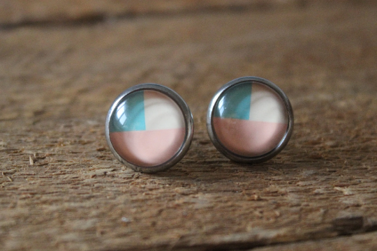 Petites merveilles color bloc turquoise corail beige // glass cabochon earrings (BO-1341)