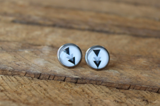 Petites merveilles triangle // triangle glass cabochon earrings // fait au quebec (BO-1361)