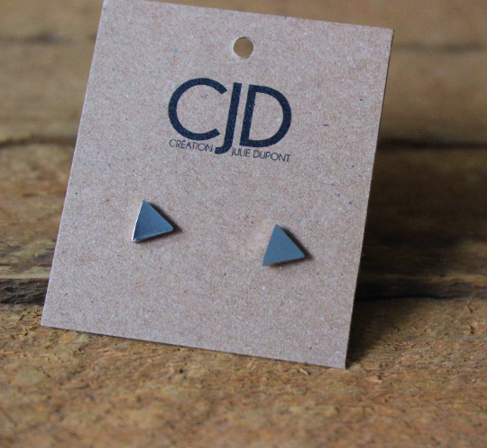 Boucles d'oreilles triangle // triangle stud earrings // stainless steel earrings // minimalist jewelry // (bo-1626)