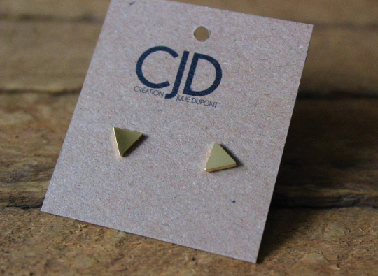 Boucles d'oreilles triangle // triangle stud earrings // stainless steel earrings // minimalist jewelry // (bo-1626)