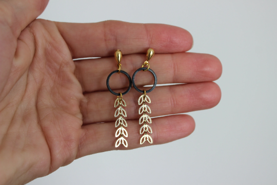 boucles d'oreilles minimalistes // noir et or // laiton // brass earrings // acier inoxydable (BO-1473)
