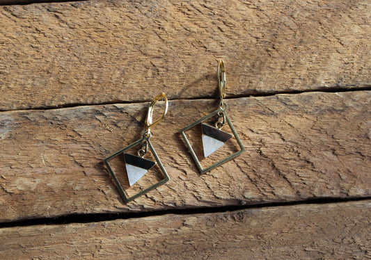 Boucles d'oreilles en laiton // labradorite  // howlite // marbre // boucle hypo-allergene // acier inoxydable  (BO-1403)