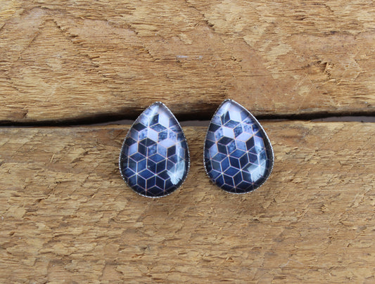 Petites merveilles geometrique // Goutte d'eau // teardrop studs earrings // fait au quebec (BO-1583-G)