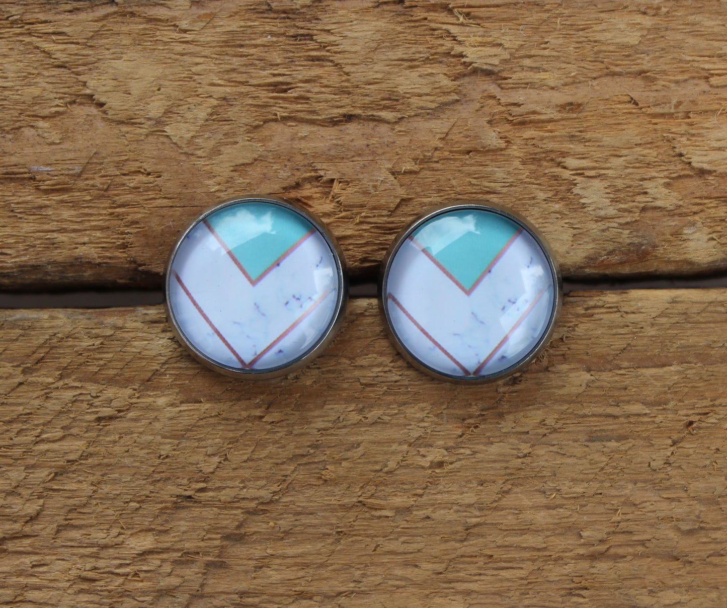 Petites merveilles chevron turquoise marbre // marble chevron earrings // cute glass cabochon (BO-1593)