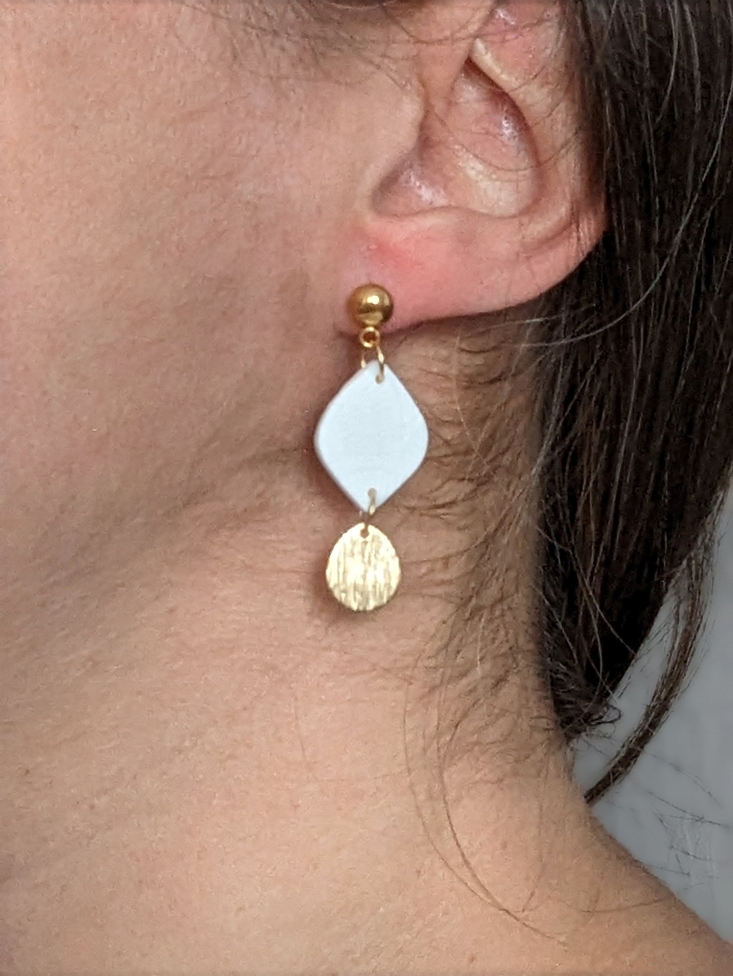 Boucles d'oreilles pendentif argile et laiton (bo-1819)