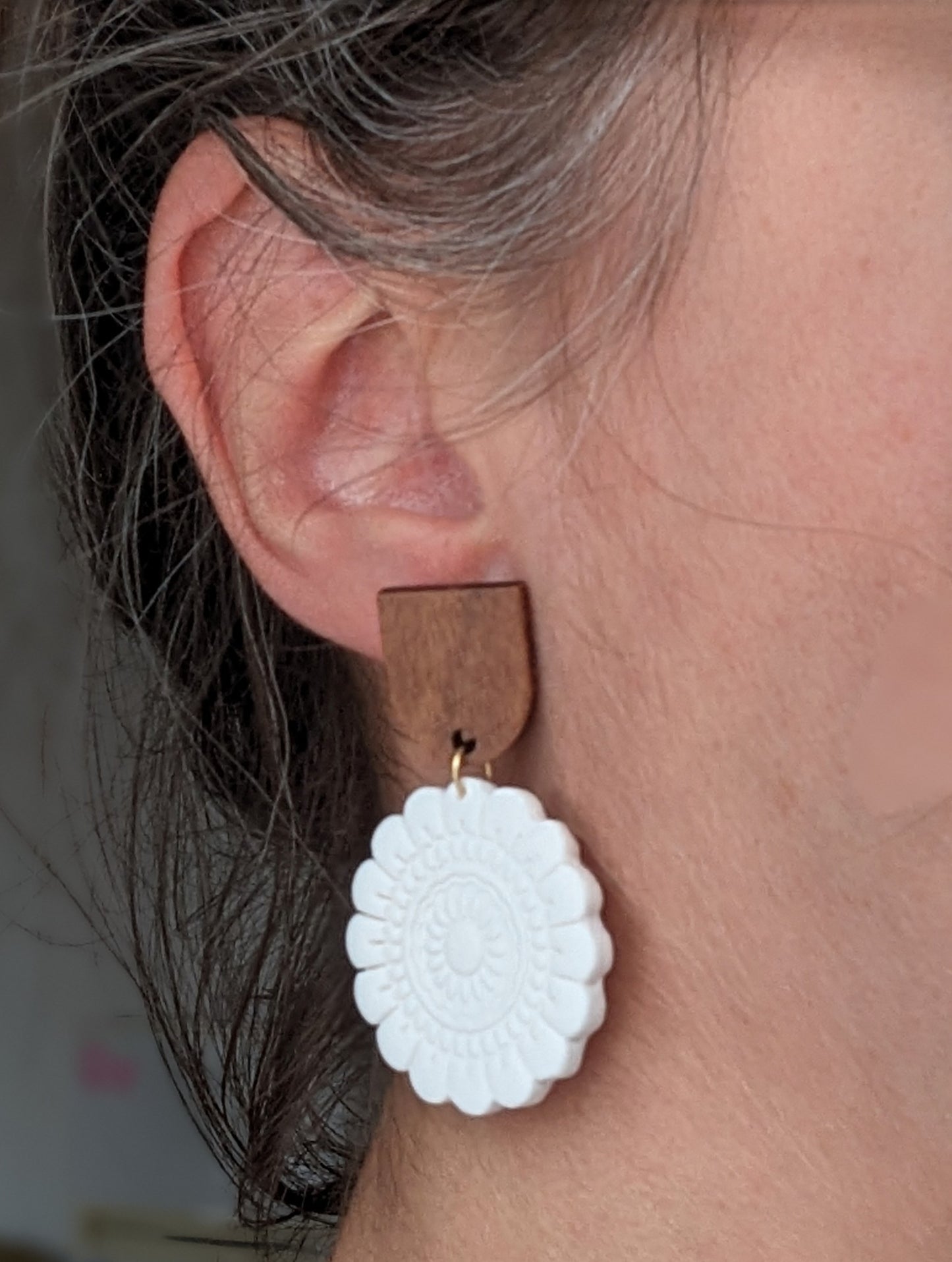 Boucles d'oreilles stud bois  et pendentif en argile motif mandala (BO-1837)