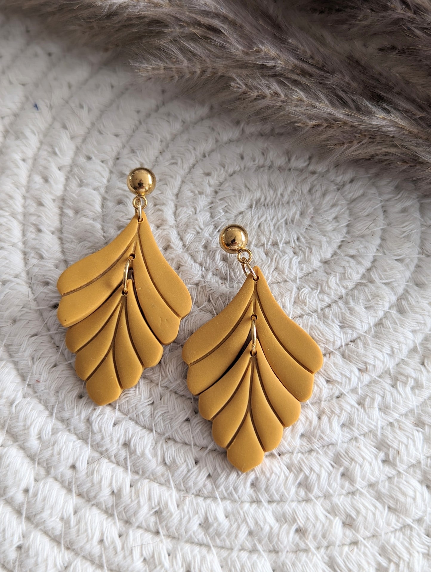 Boucles d'oreilles feuille en argile polymère (BO-1852)