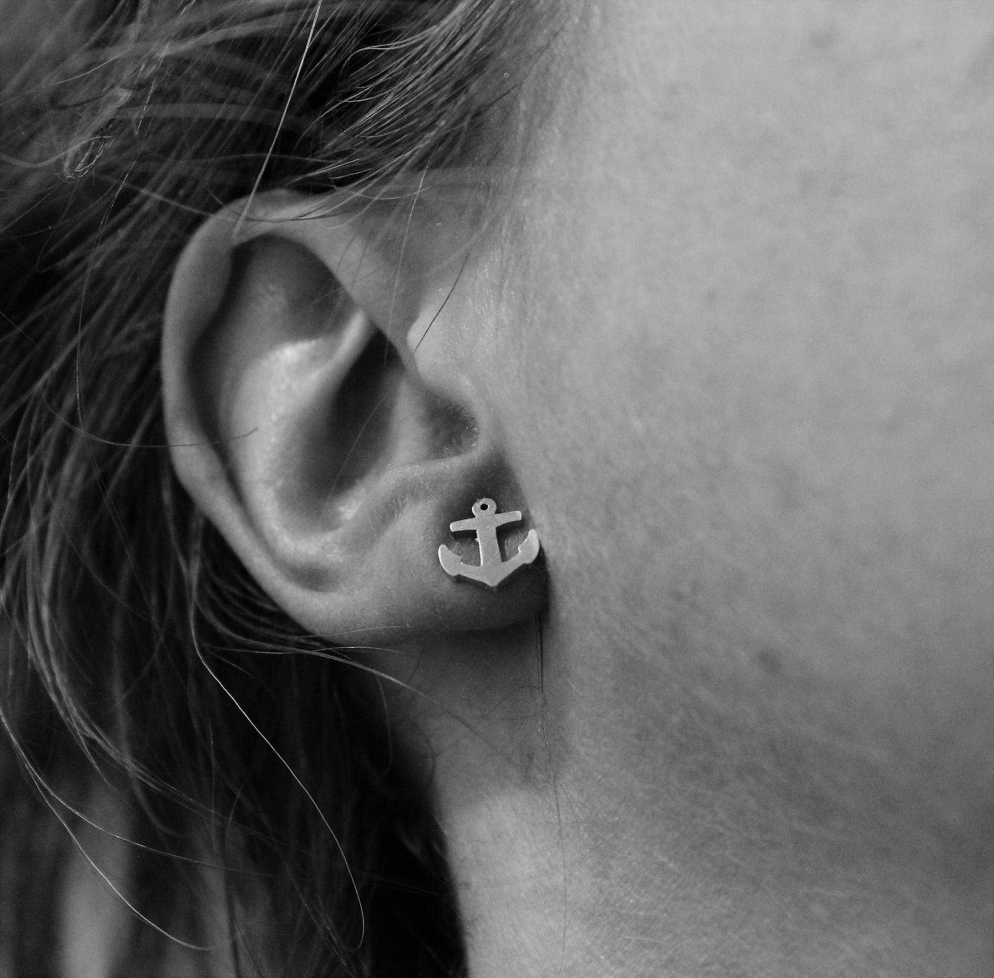 Boucles d'oreilles ancre de bateau doré // gold anchor stud earrings // stainless steel earrings // minimalist jewelry // (bo-1650)