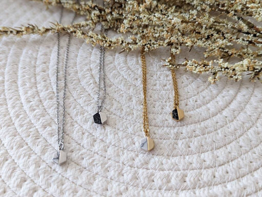 Collier minimaliste // marbre // howlite // acier inoxydable // (CO-171)